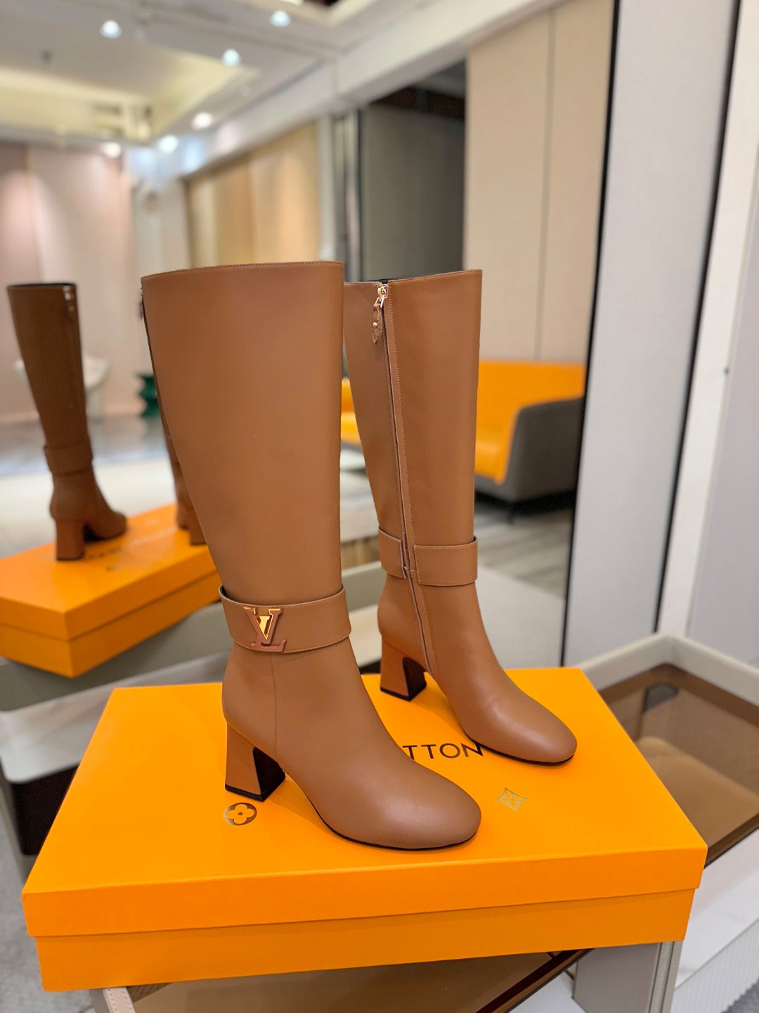 LV 25 Long Boots 75 Camel Sheepskin 573742