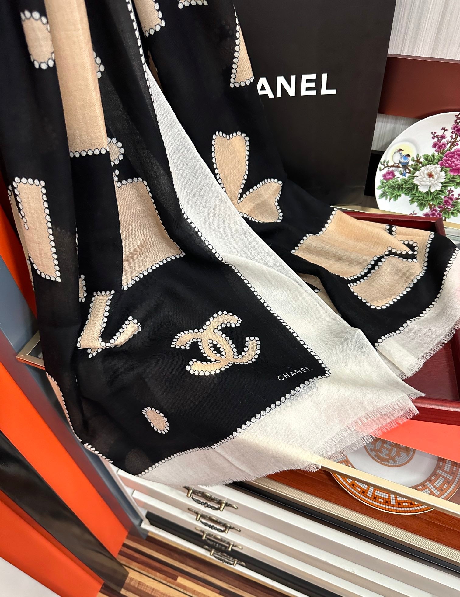 CC 25 Newest Design Scarf 200 CM In White Black Beige Cashmere 292964