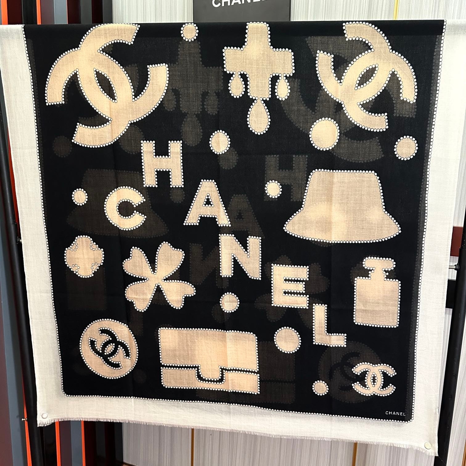 CC 25 Newest Design Scarf 200 CM In White Black Beige Cashmere 292964