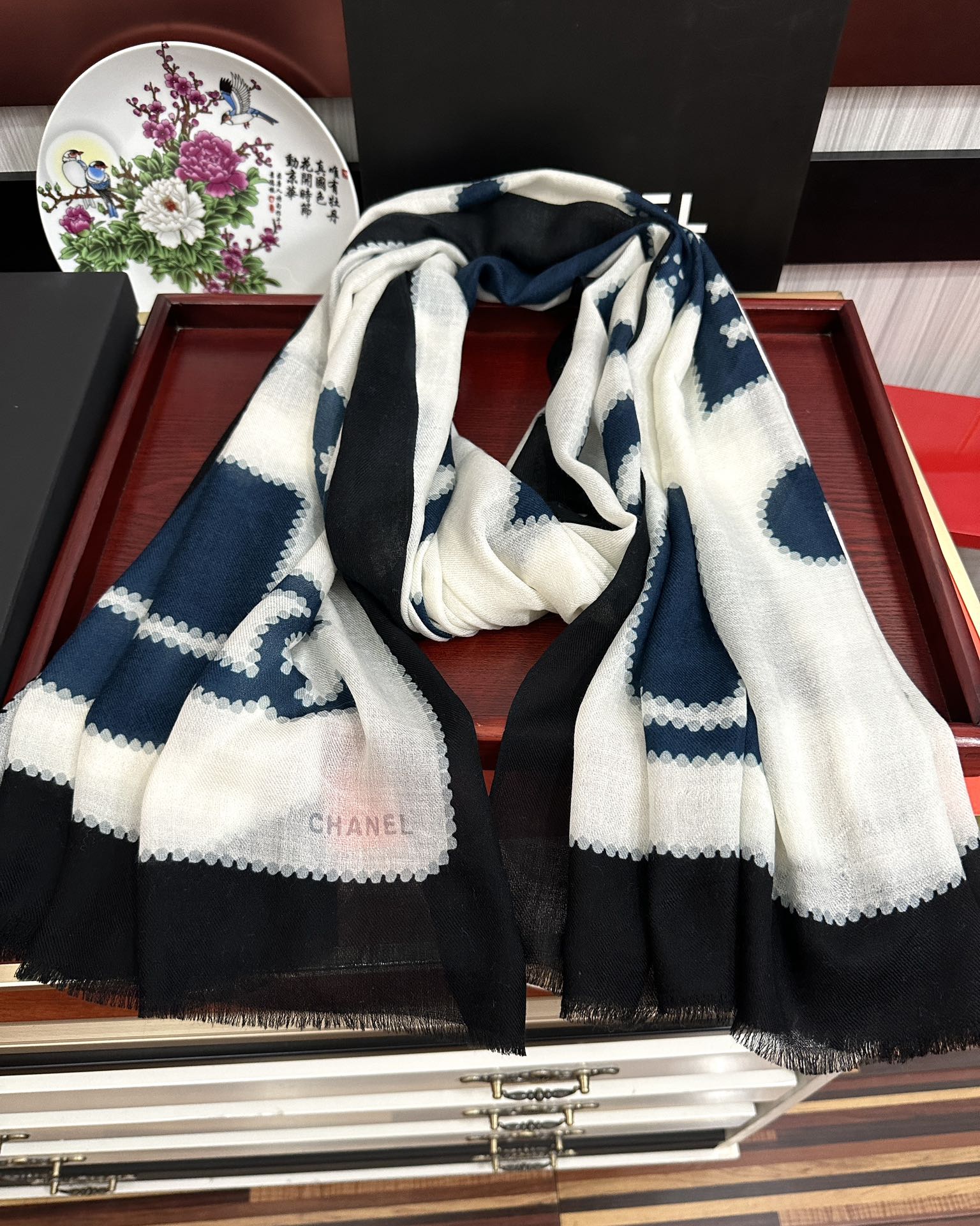 CC 25 Newest Design Scarf 200 CM In White Black Blue Cashmere 292965