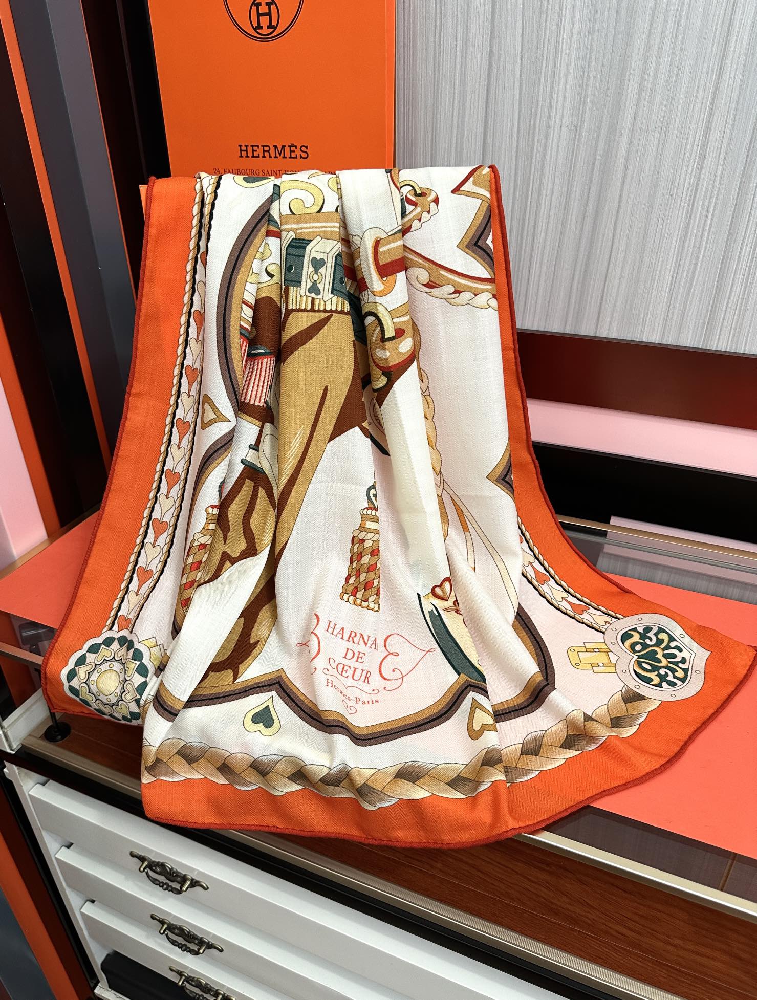 HM 25s Scarf 140cm Orange Beige Cashmere Silk 965623