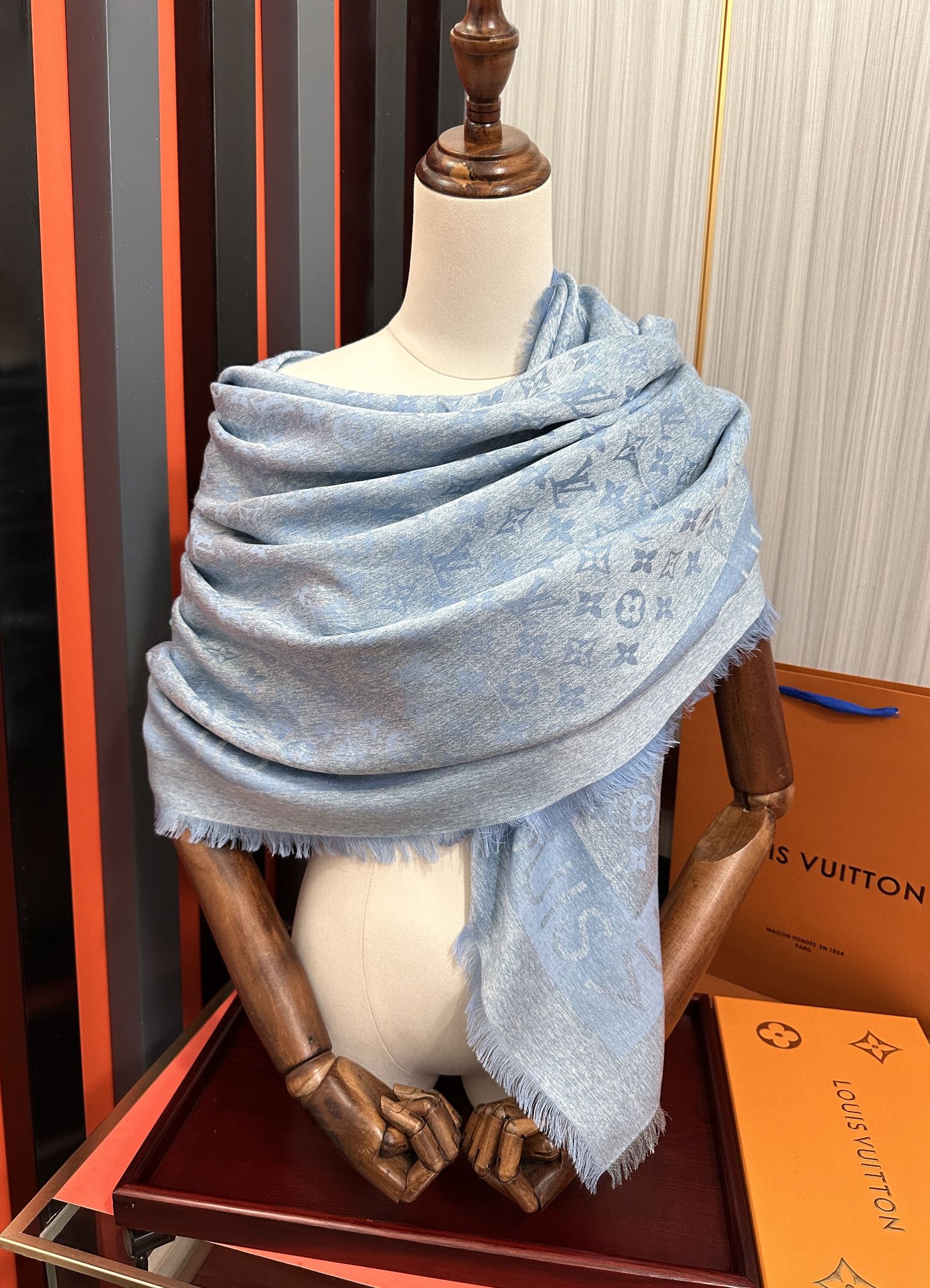 LV  Long Scarf 140cm Baby Blue Cashmere 967312