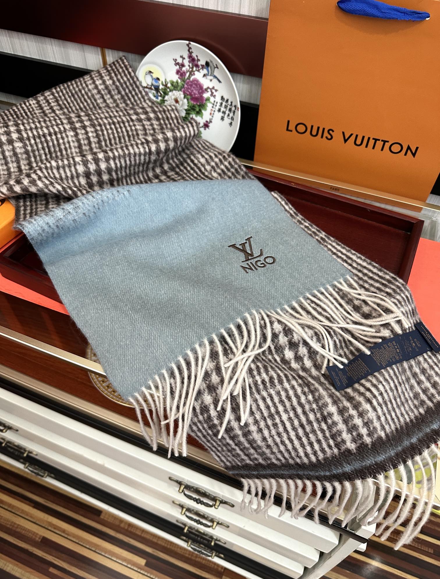 LV Double-Sided Shawl Scarf 200cm Black Light Blue Cashmere 968696