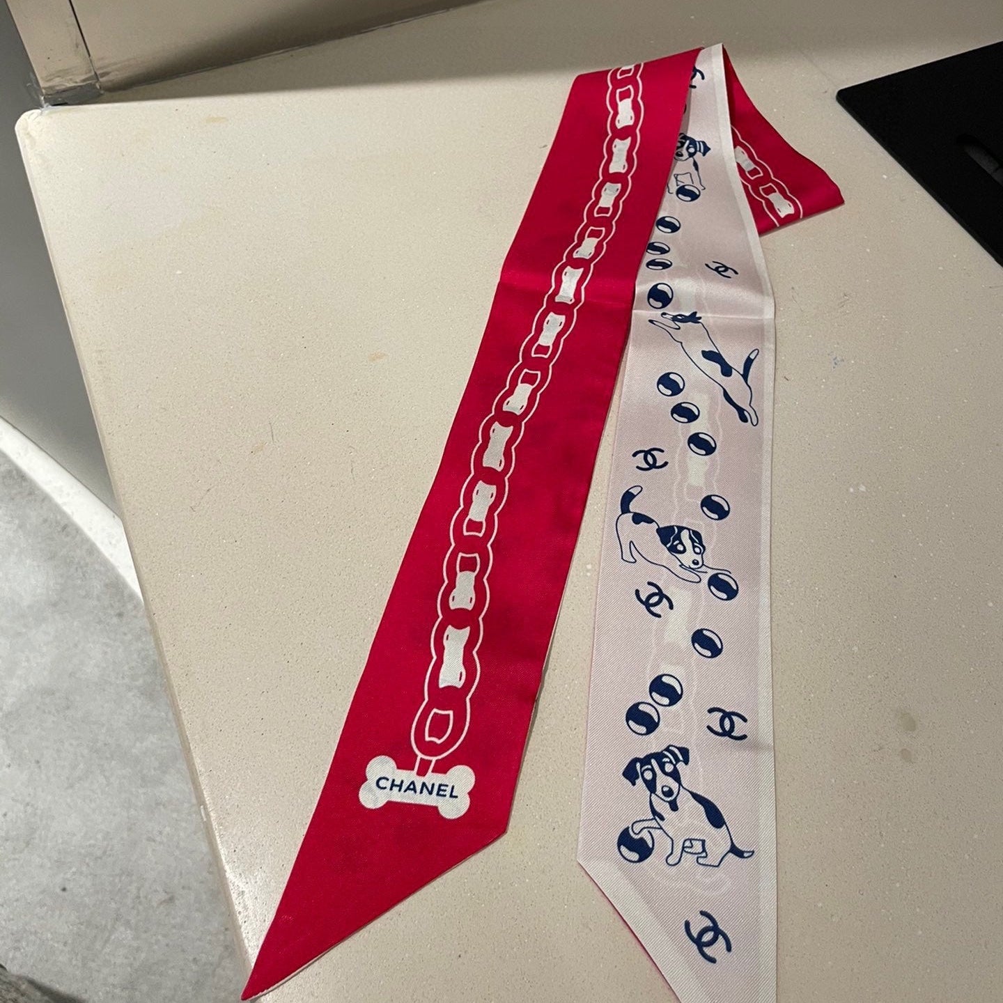 CC  Twilly Mini Scarf 120cm Red White Mulberry Silk 798813