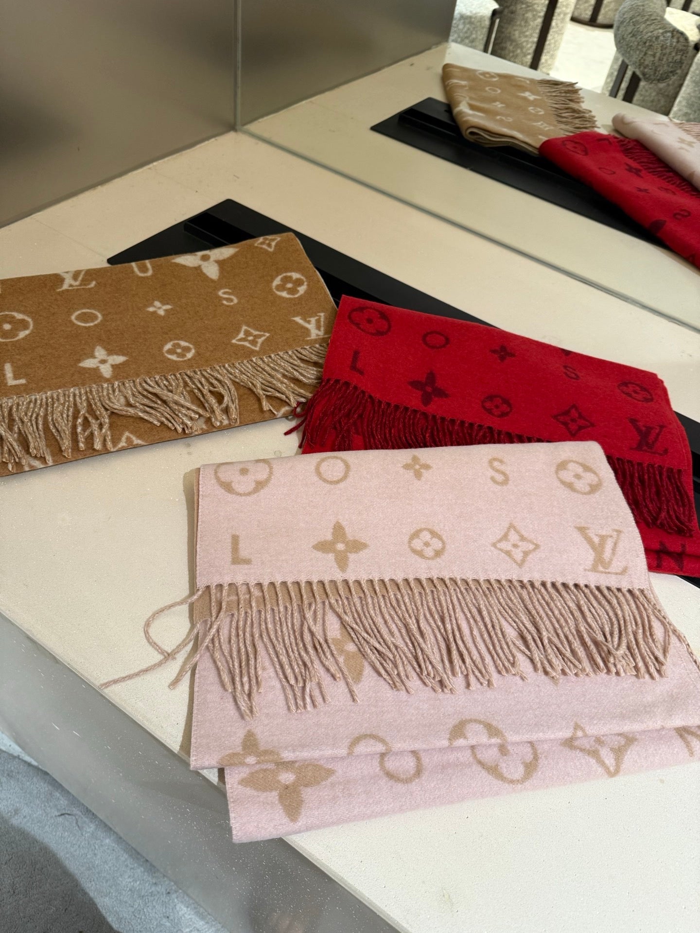 LV Reykjavik Scarf 220cm Pink Light Brown Cashmere 967213