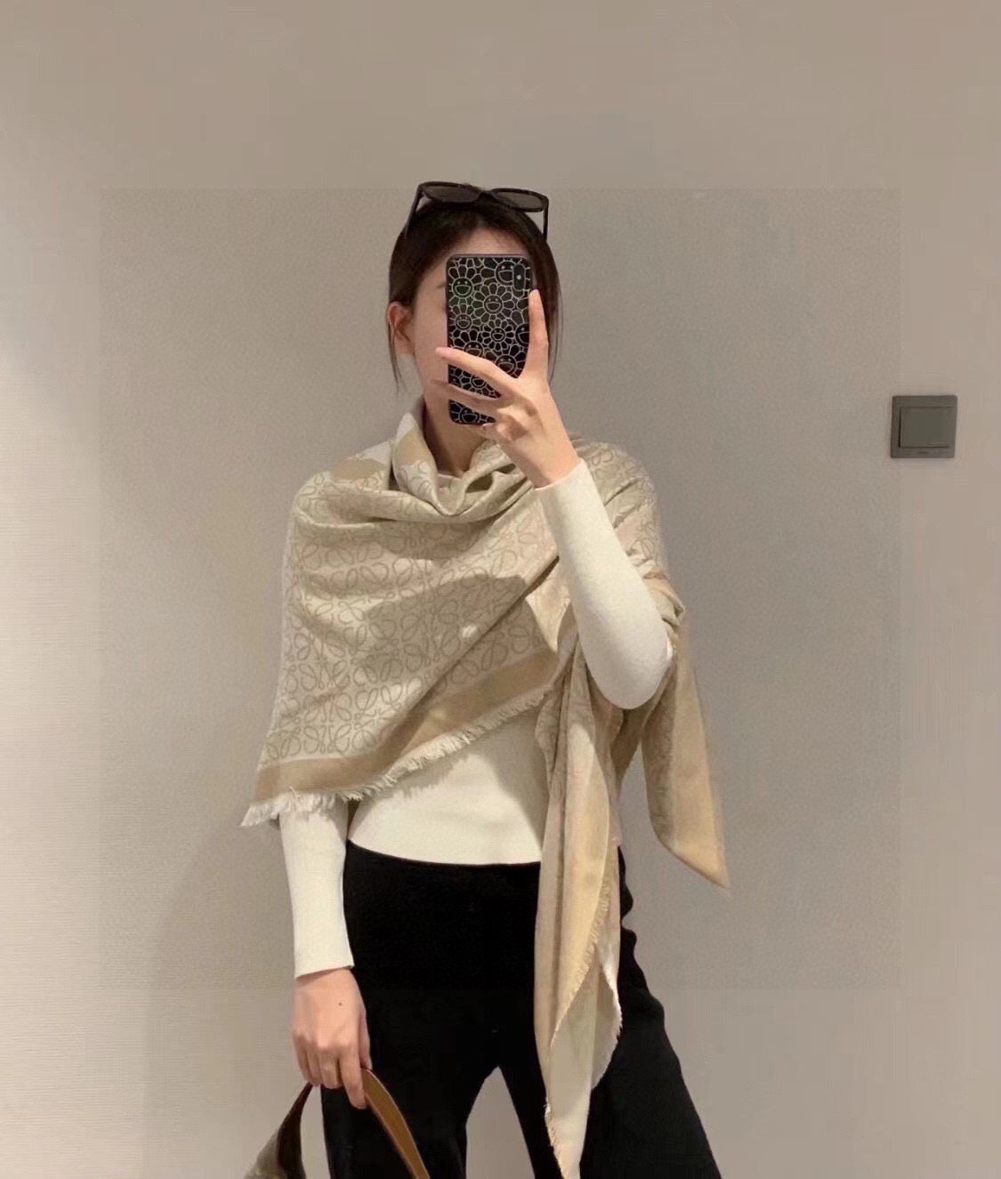 Loewe Scarf 140CM Beige Cashmere 100113