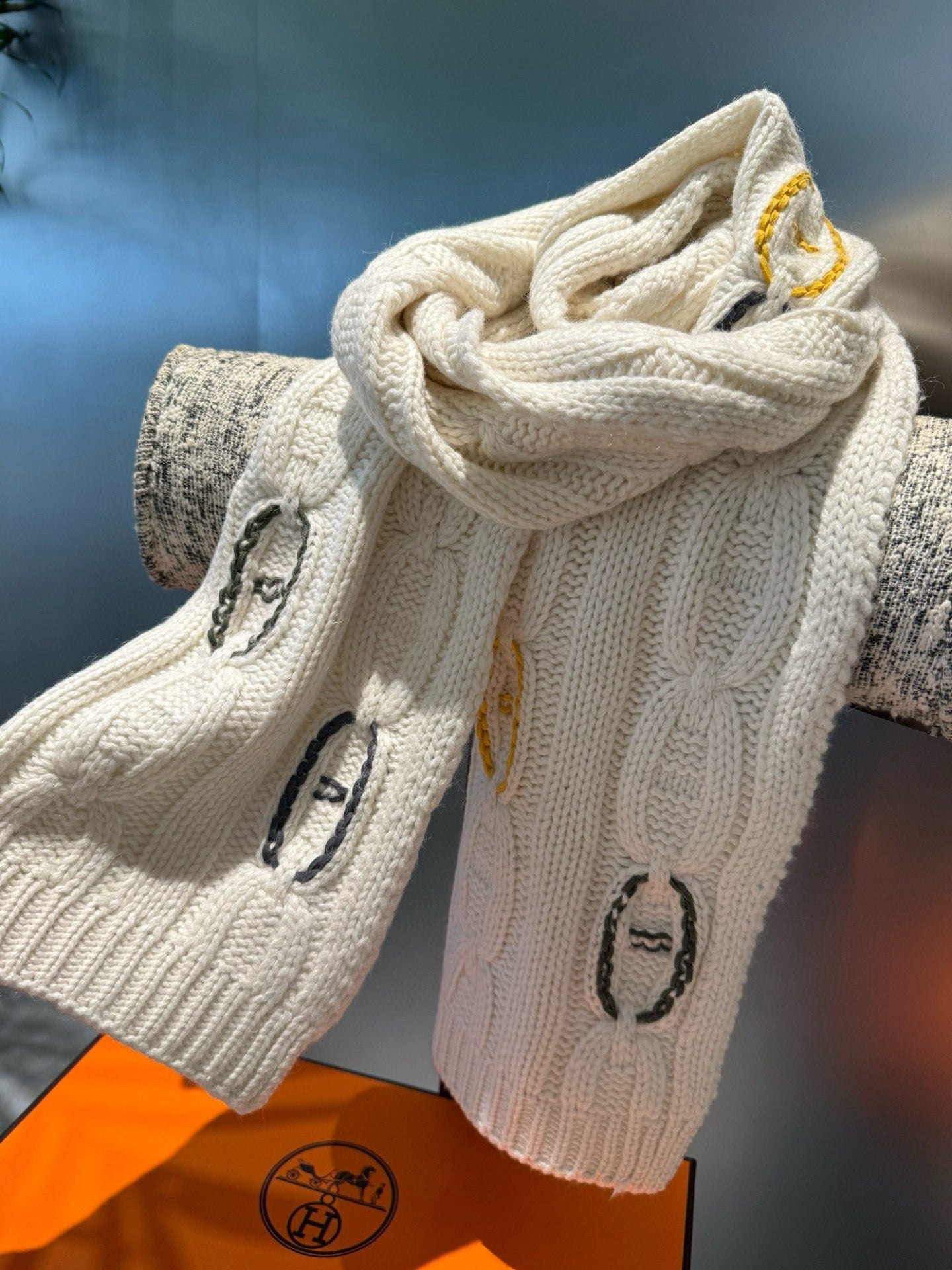 HM Cable Knit Scarf 170CM Ivory Hand-Woven 969372
