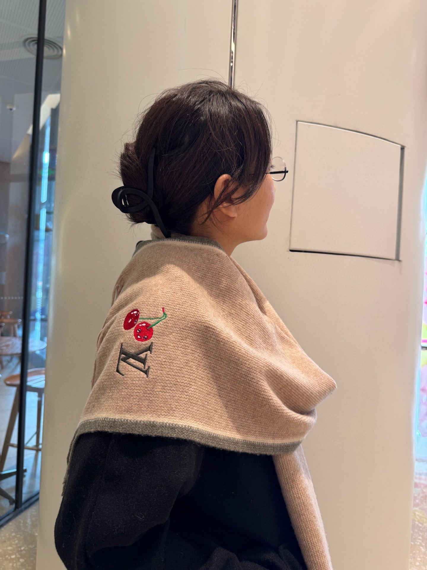 LV 25ss Scarf 180CM Light Beige Knitted Cashmere  292790