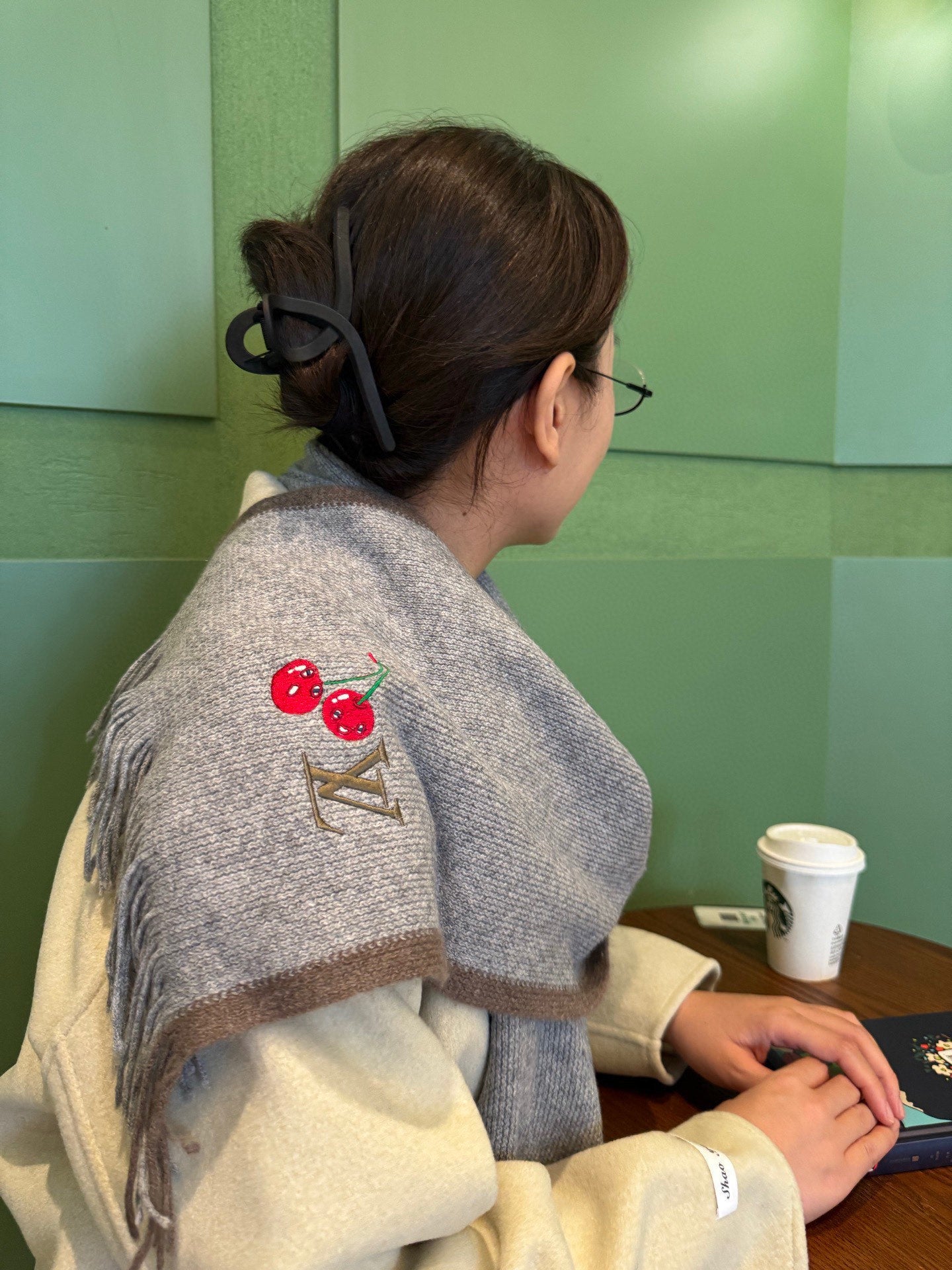 LV 25ss Scarf 180CM Gray Knitted Cashmere 292792