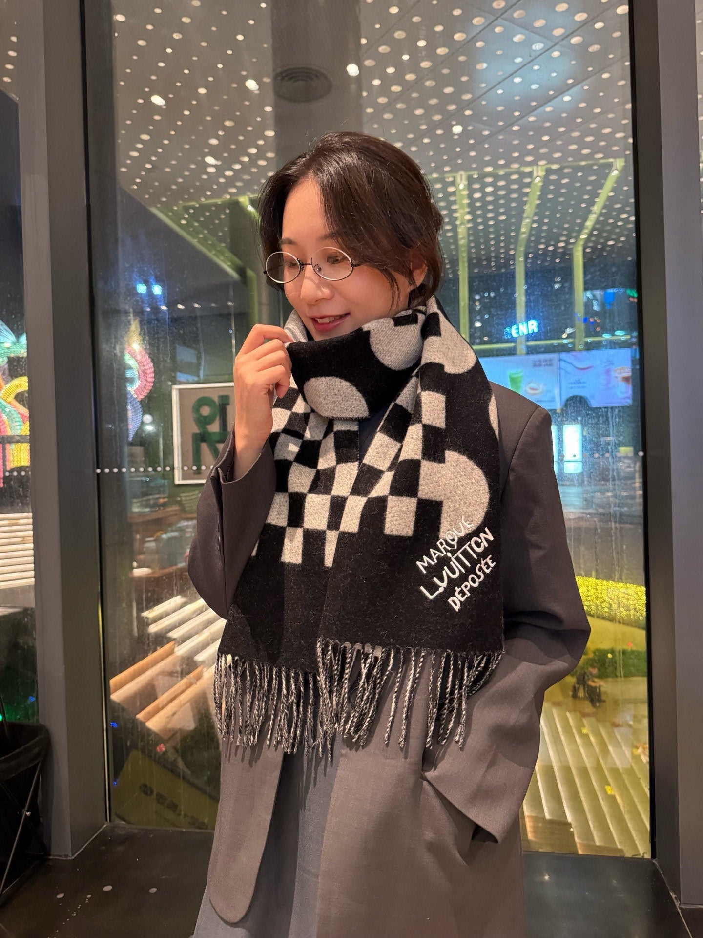 LV 25ss Scarf 180CM Black White Knitted Cashmere 292797