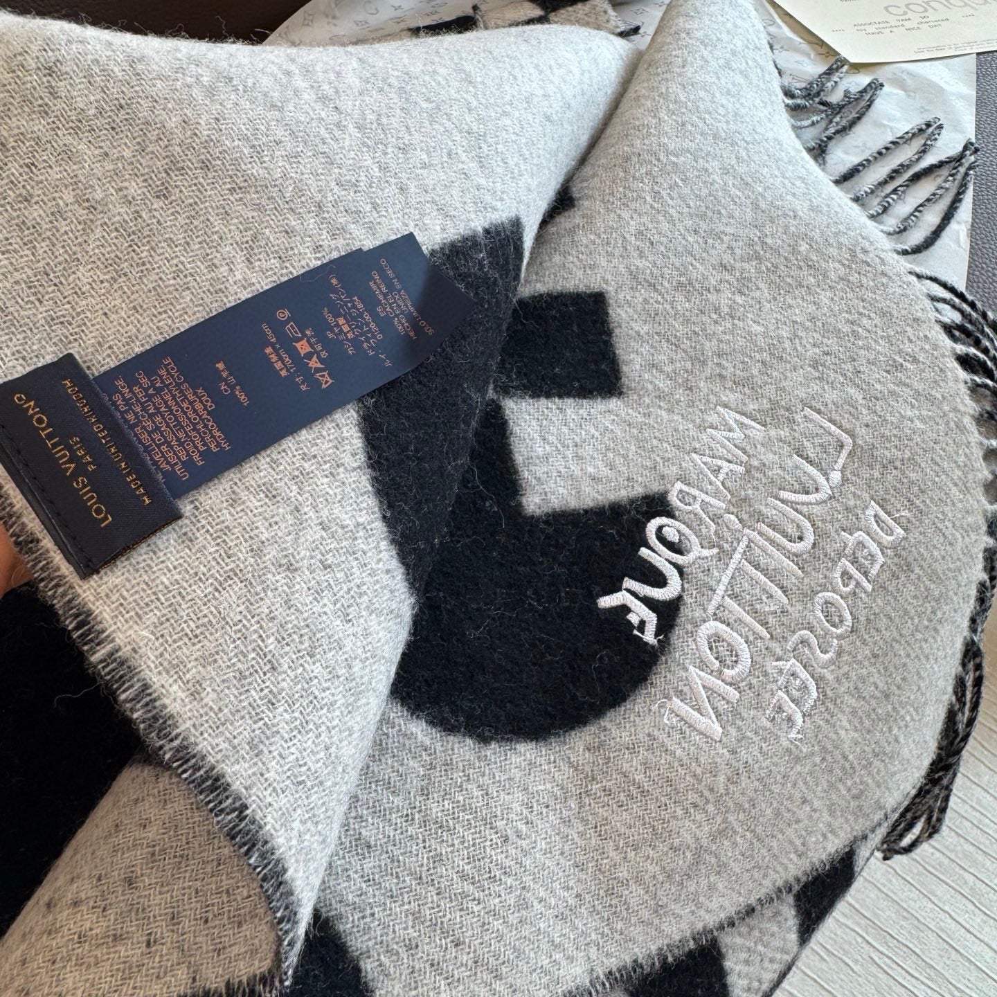 LV 25ss Scarf 180CM Black White Knitted Cashmere 292797