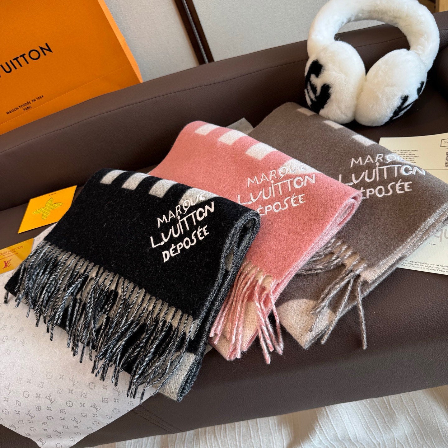 LV 25ss Scarf 180CM Black White Knitted Cashmere 292797