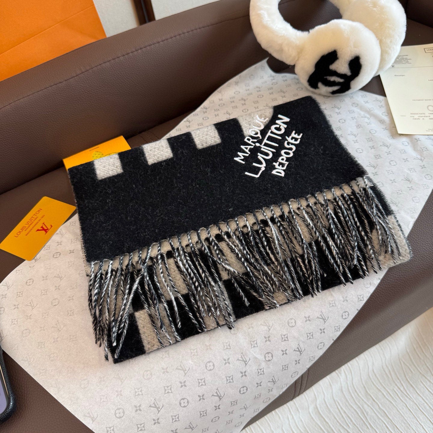 LV 25ss Scarf 180CM Black White Knitted Cashmere 292797