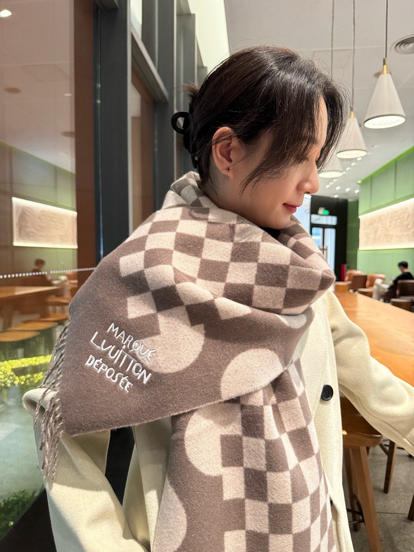 LV 25ss Scarf 180CM Light Brown White Knitted Cashmere 292798