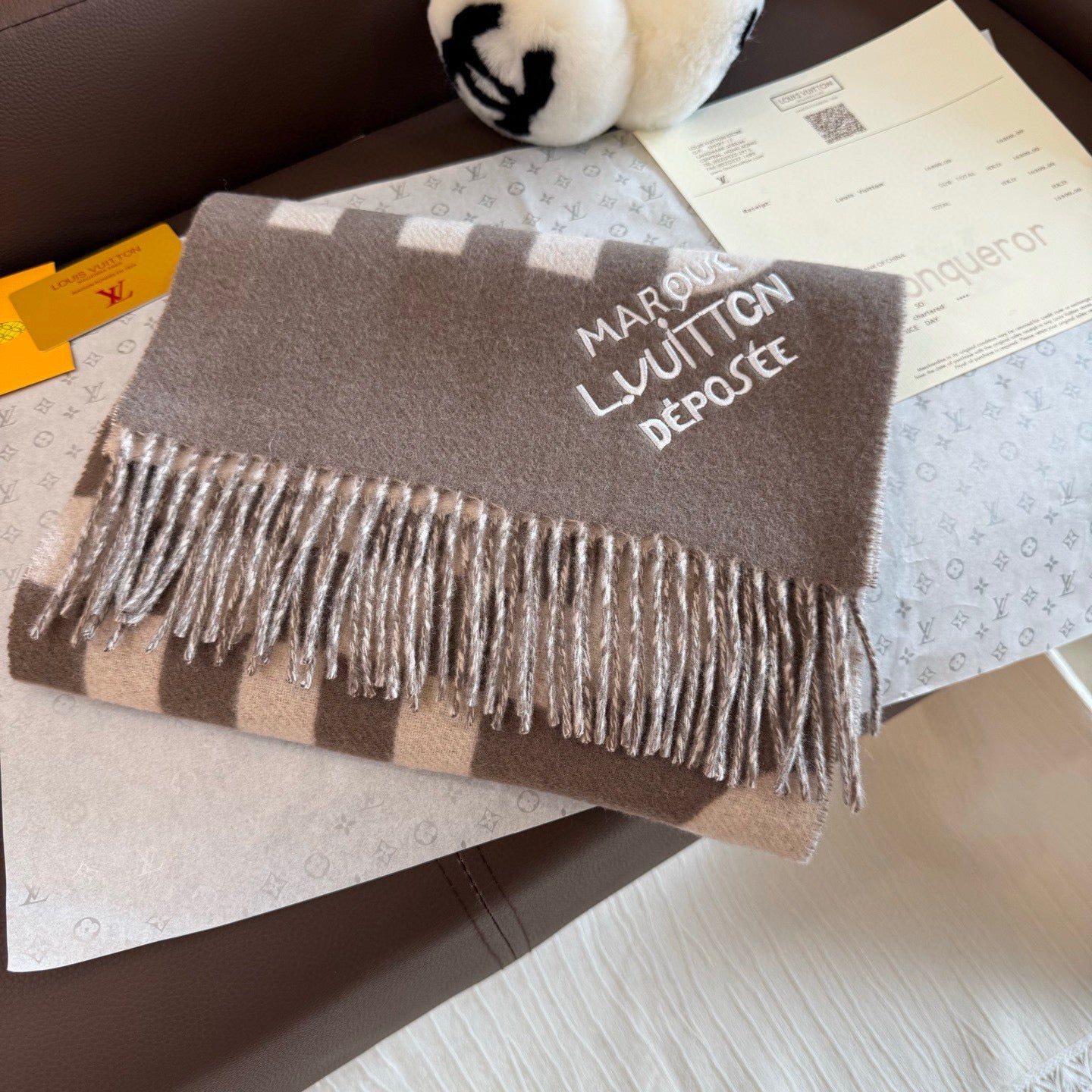 LV 25ss Scarf 180CM Light Brown White Knitted Cashmere 292798