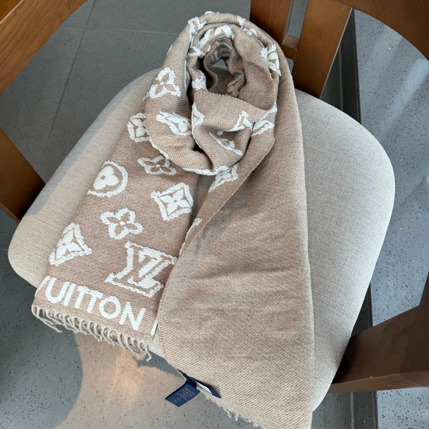 LV 3D Scarf 220cm Light Brown Sheep Wool 967207