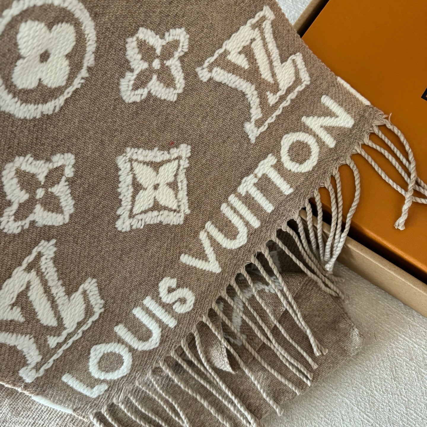 LV 3D Scarf 220cm Light Brown Sheep Wool 967207