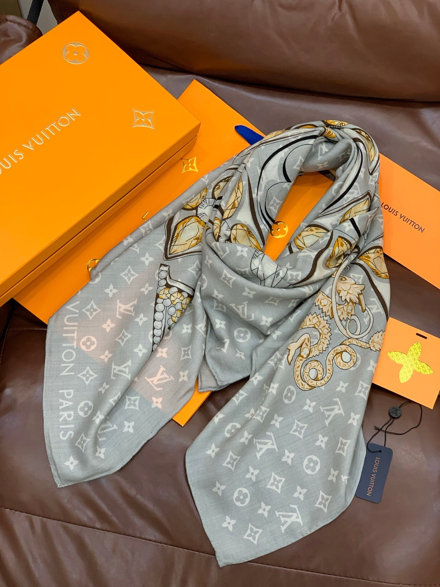LV X TM Scarf 135CM Gray Cashmere 293193
