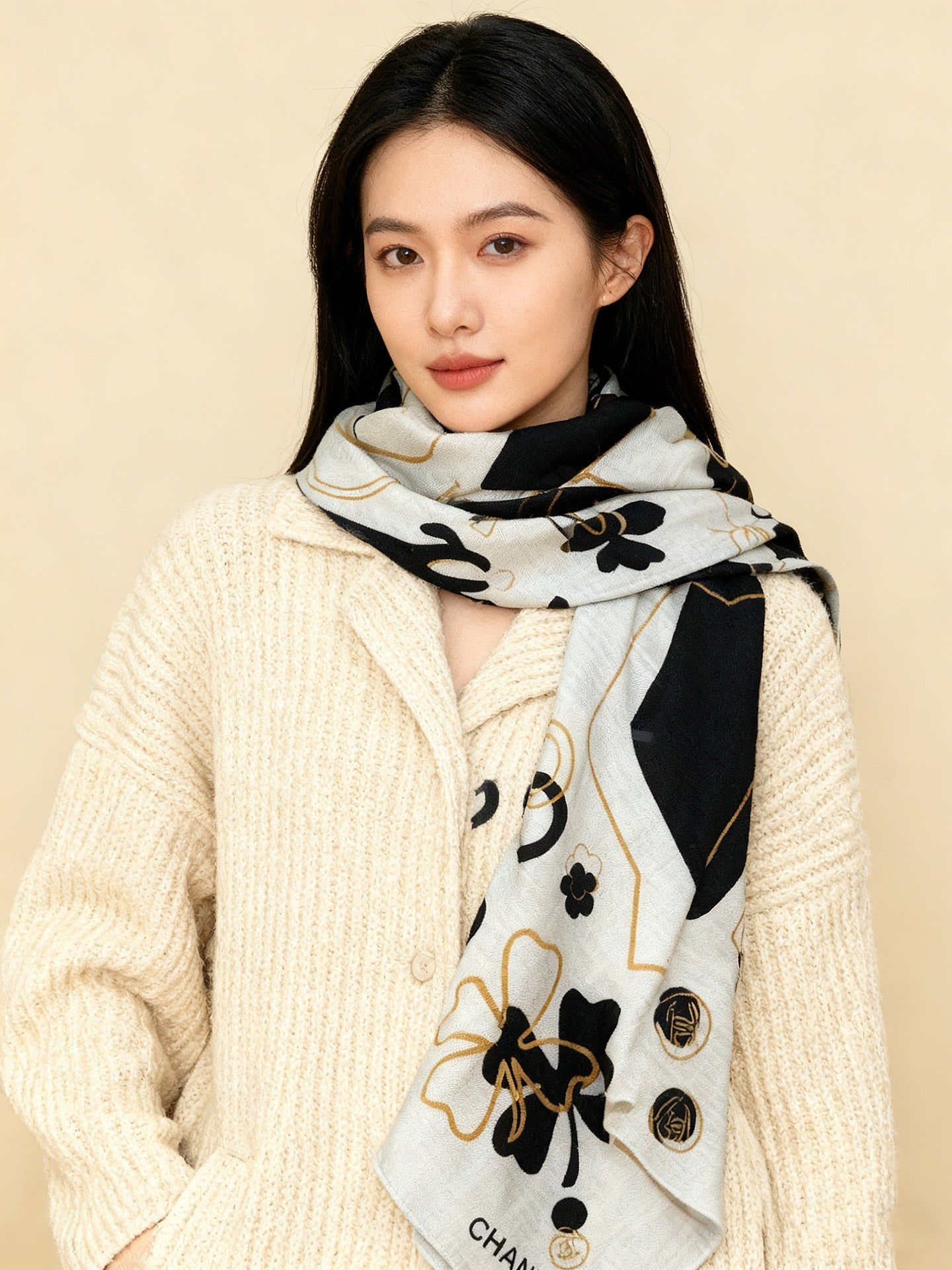 CC 25 Scarf 140cm White Black Cashmere 293181