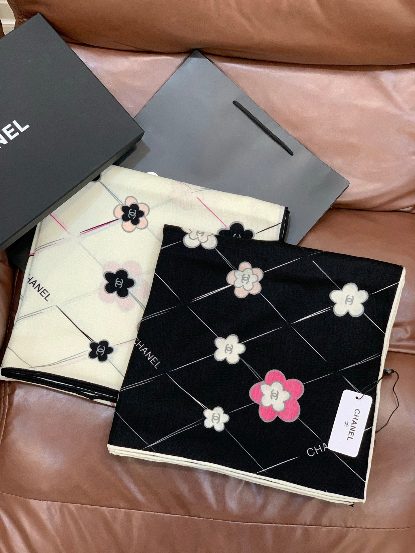 CC 25 Scarf 140cm White Pink Cashmere 293176