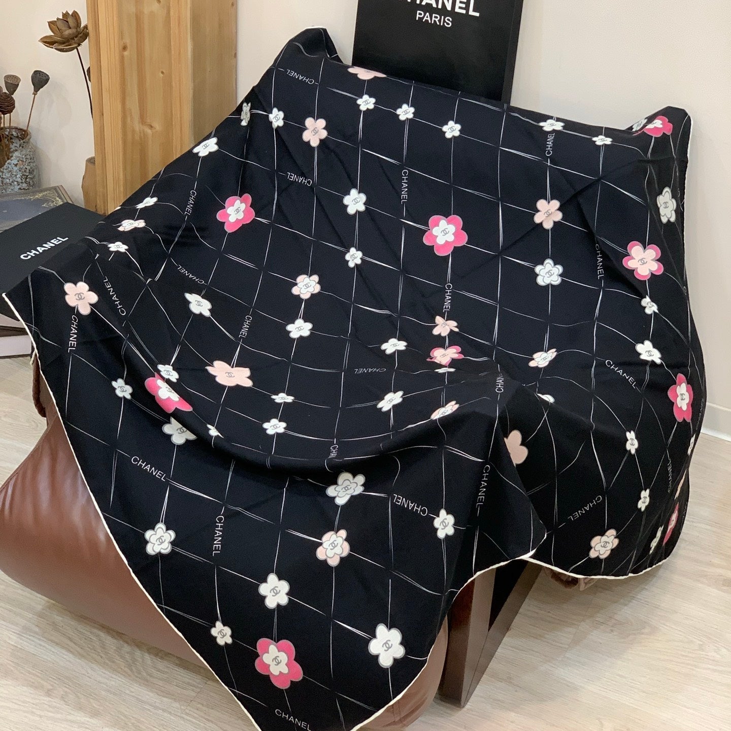 CC 25 Scarf 140cm Black Pink White Cashmere 293175