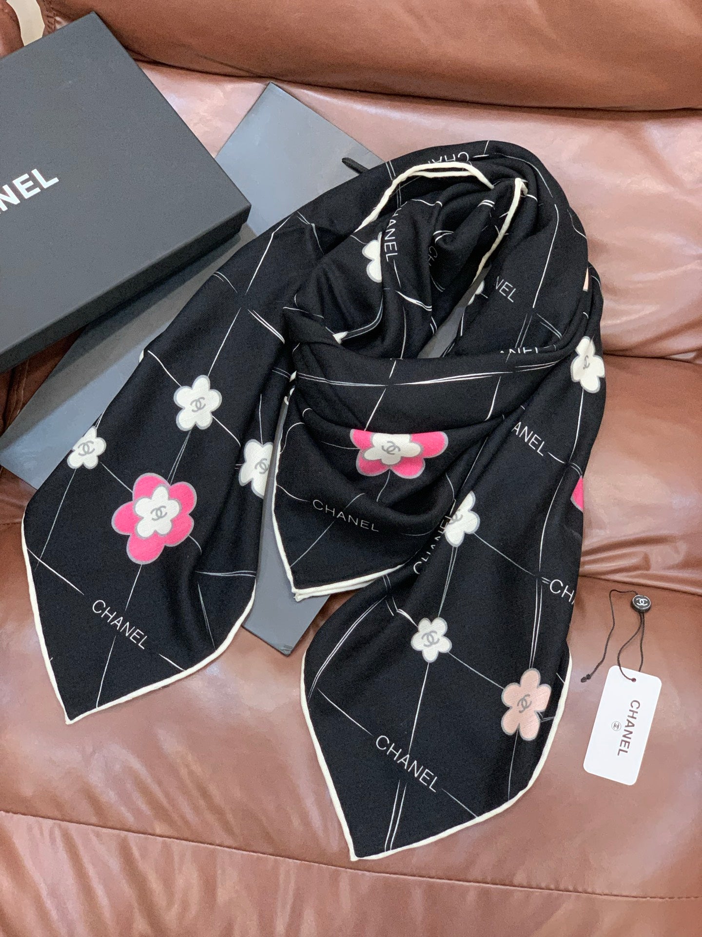 CC 25 Scarf 140cm Black Pink White Cashmere 293175
