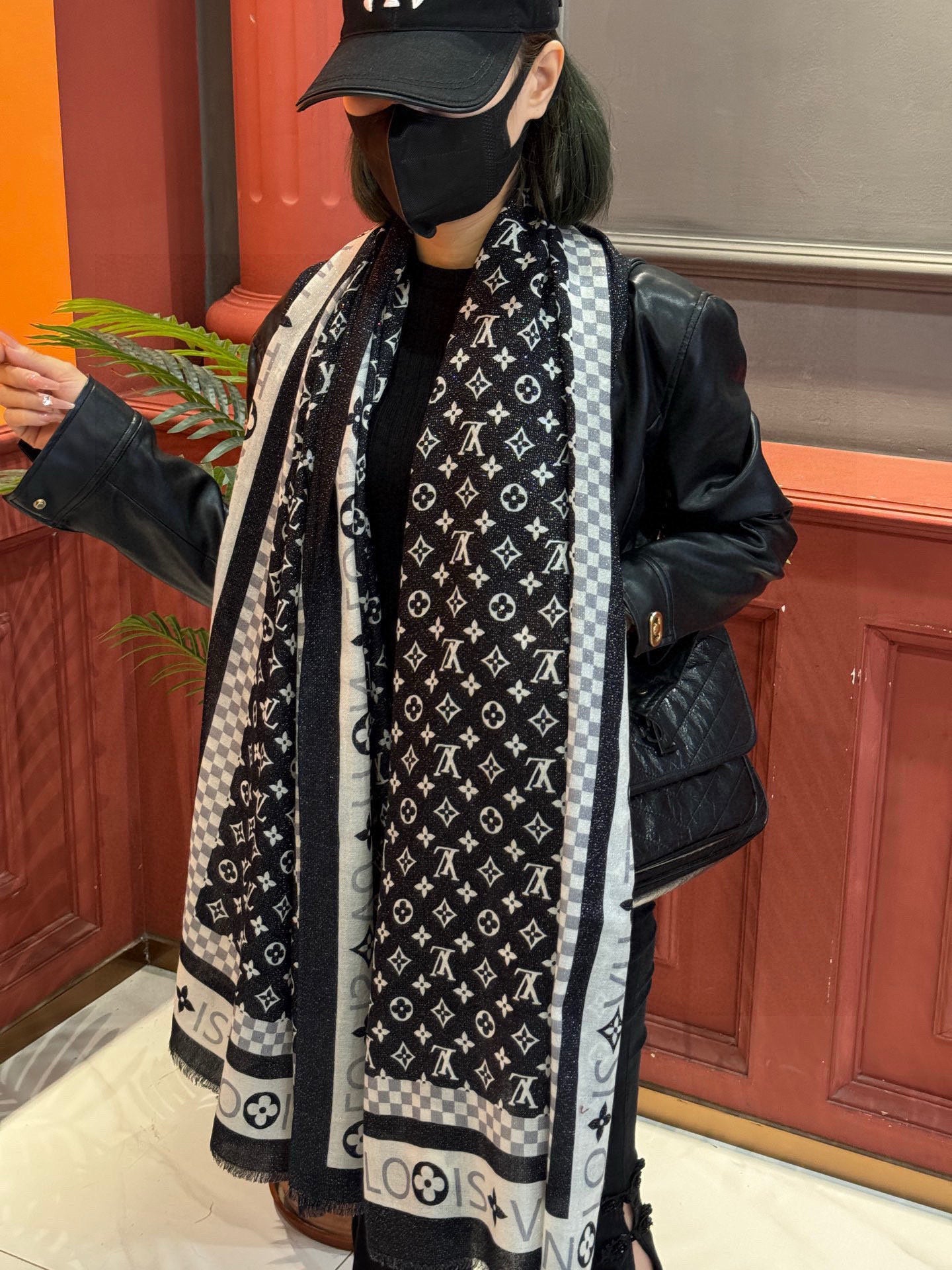 LV 25ss Scarf 200CM Black White Cashmere 293152