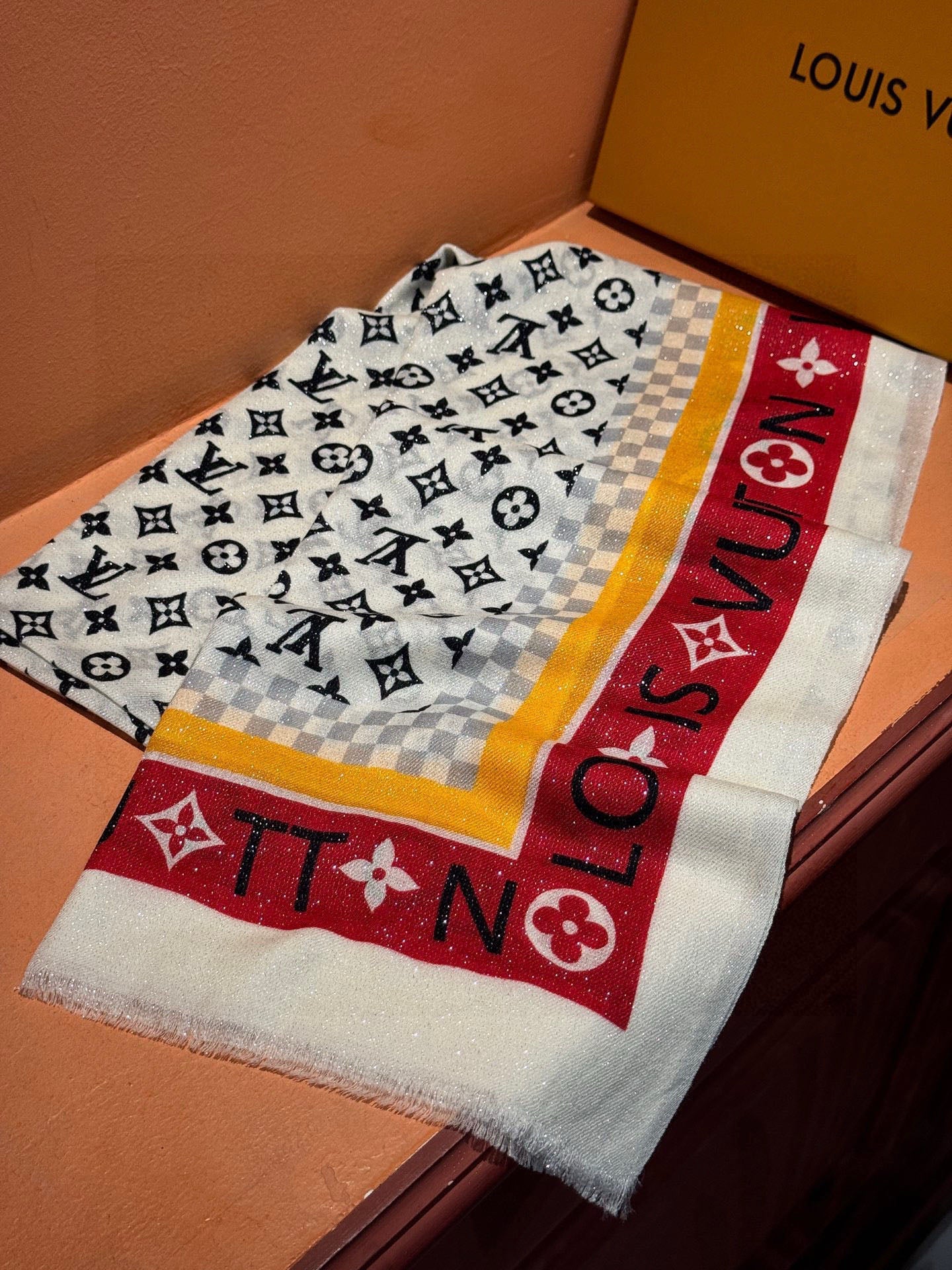 LV 25ss Scarf 200CM White Red Cashmere 293153