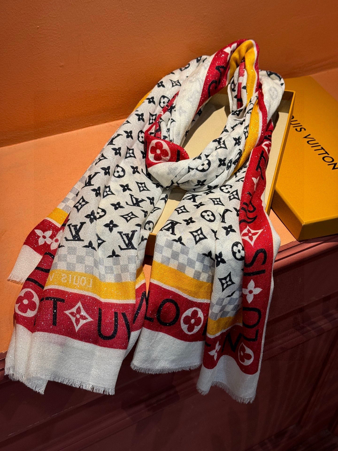 LV 25ss Scarf 200CM White Red Cashmere 293153