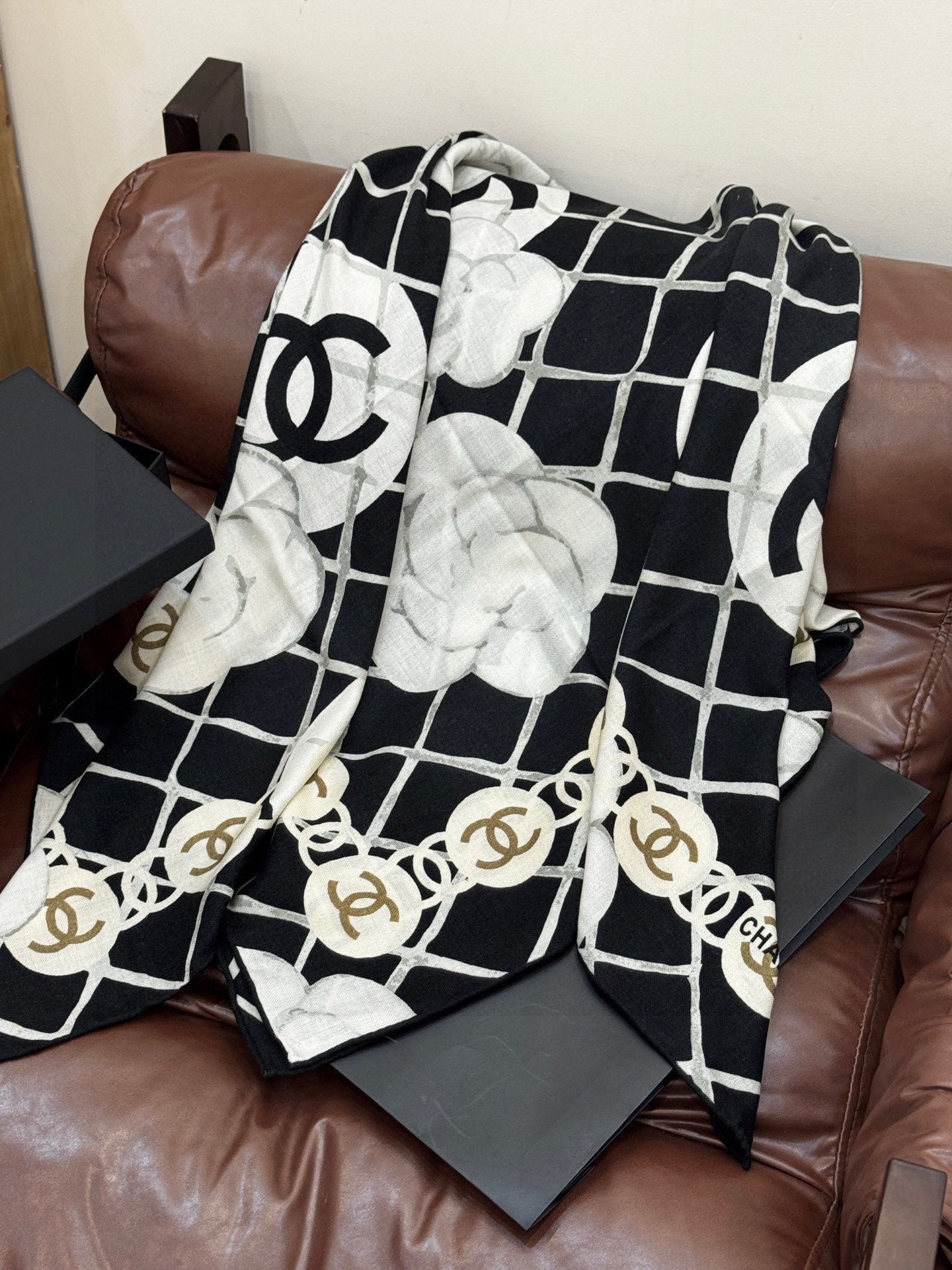 CC 25 Scarf 140cm Black White Cashmere 293217