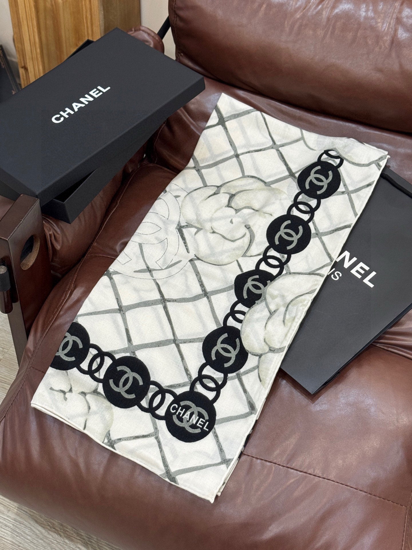 CC 25 Scarf 140cm Black White Cashmere 293218