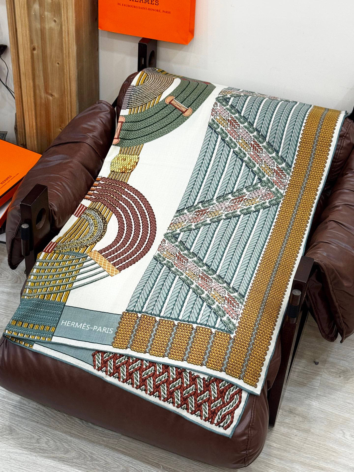 HM Dressage Tressage 140 CM  Yellow Green Colorful Cashmere And Silk 293222