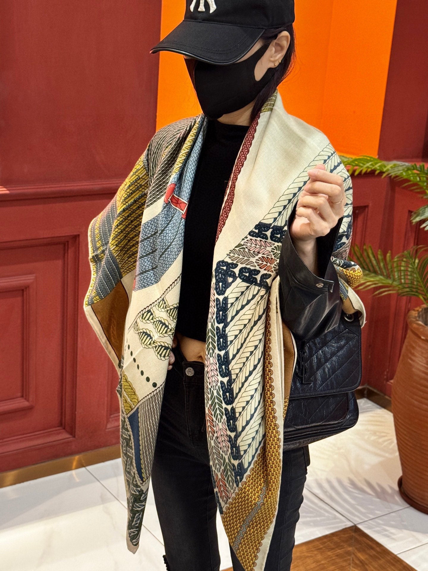 HM Dressage Tressage 140 CM  Yellow White Colorful Cashmere And Silk 293223