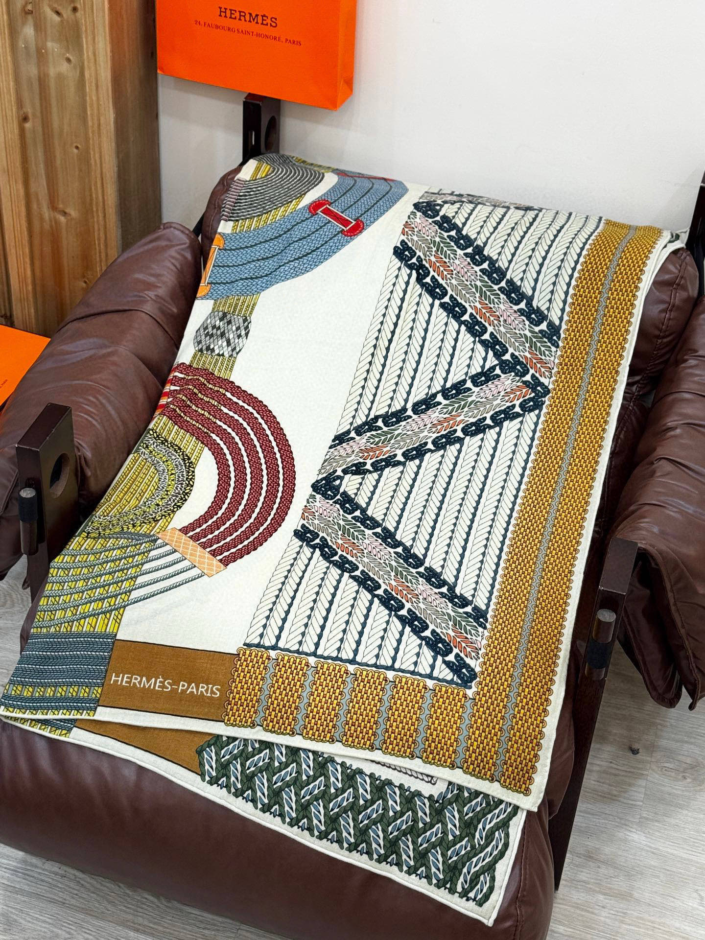 HM Dressage Tressage 140 CM  Yellow White Colorful Cashmere And Silk 293223