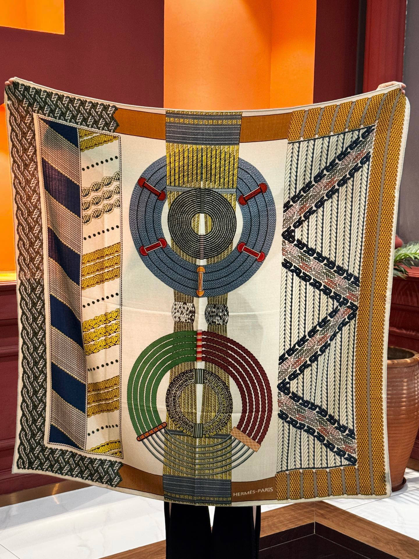 HM Dressage Tressage 140 CM  Yellow White Colorful Cashmere And Silk 293223