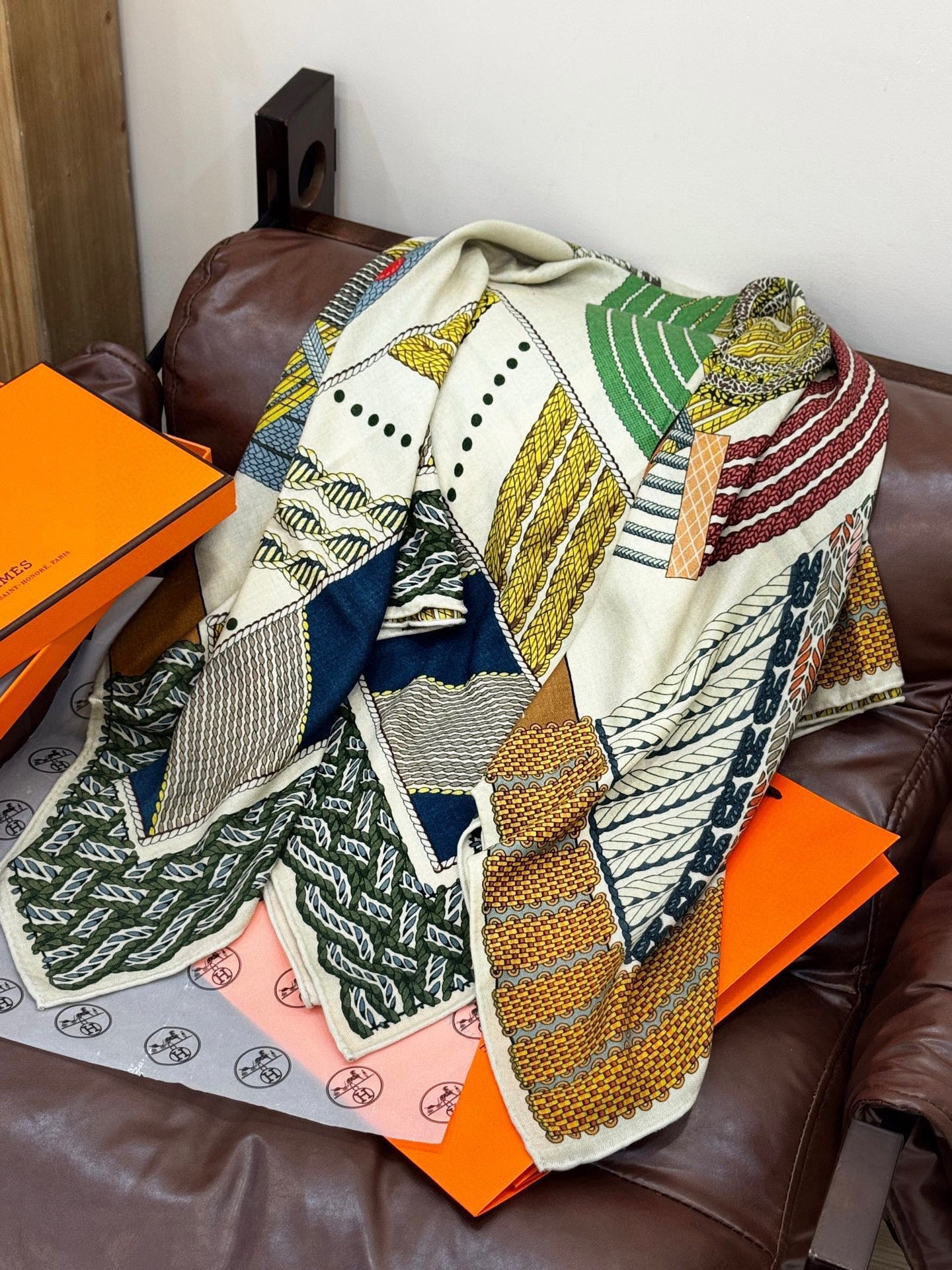 HM Dressage Tressage 140 CM  Yellow White Colorful Cashmere And Silk 293223