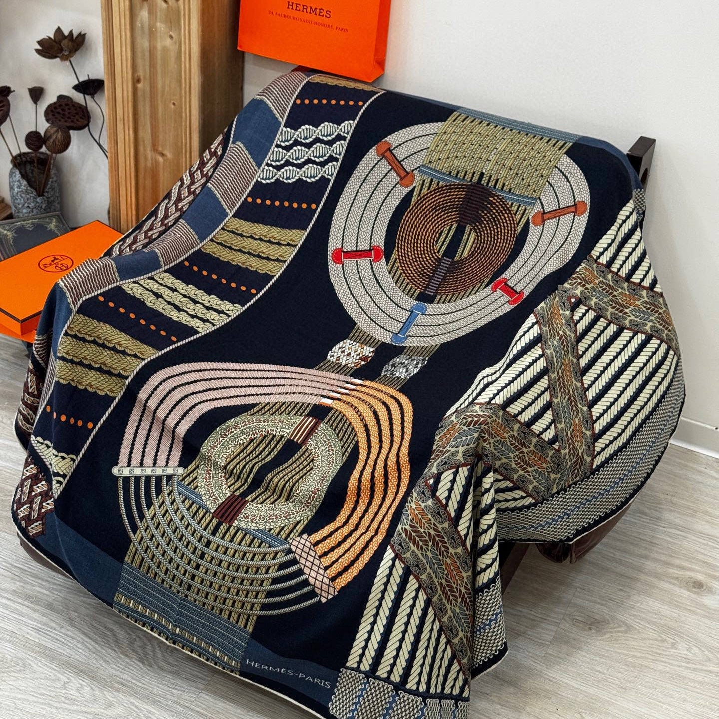 HM Dressage Tressage 140 CM  Black White Colorful Cashmere And Silk 293224