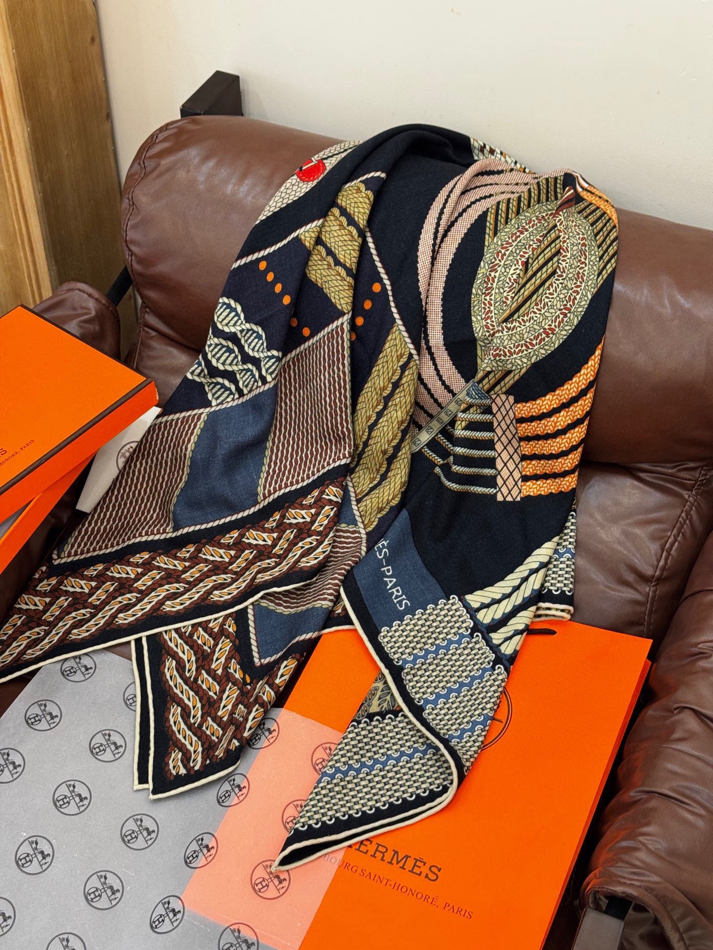 HM Dressage Tressage 140 CM  Black White Colorful Cashmere And Silk 293224