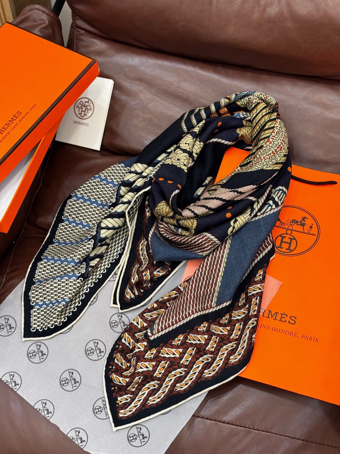 HM Dressage Tressage 140 CM  Black White Colorful Cashmere And Silk 293224