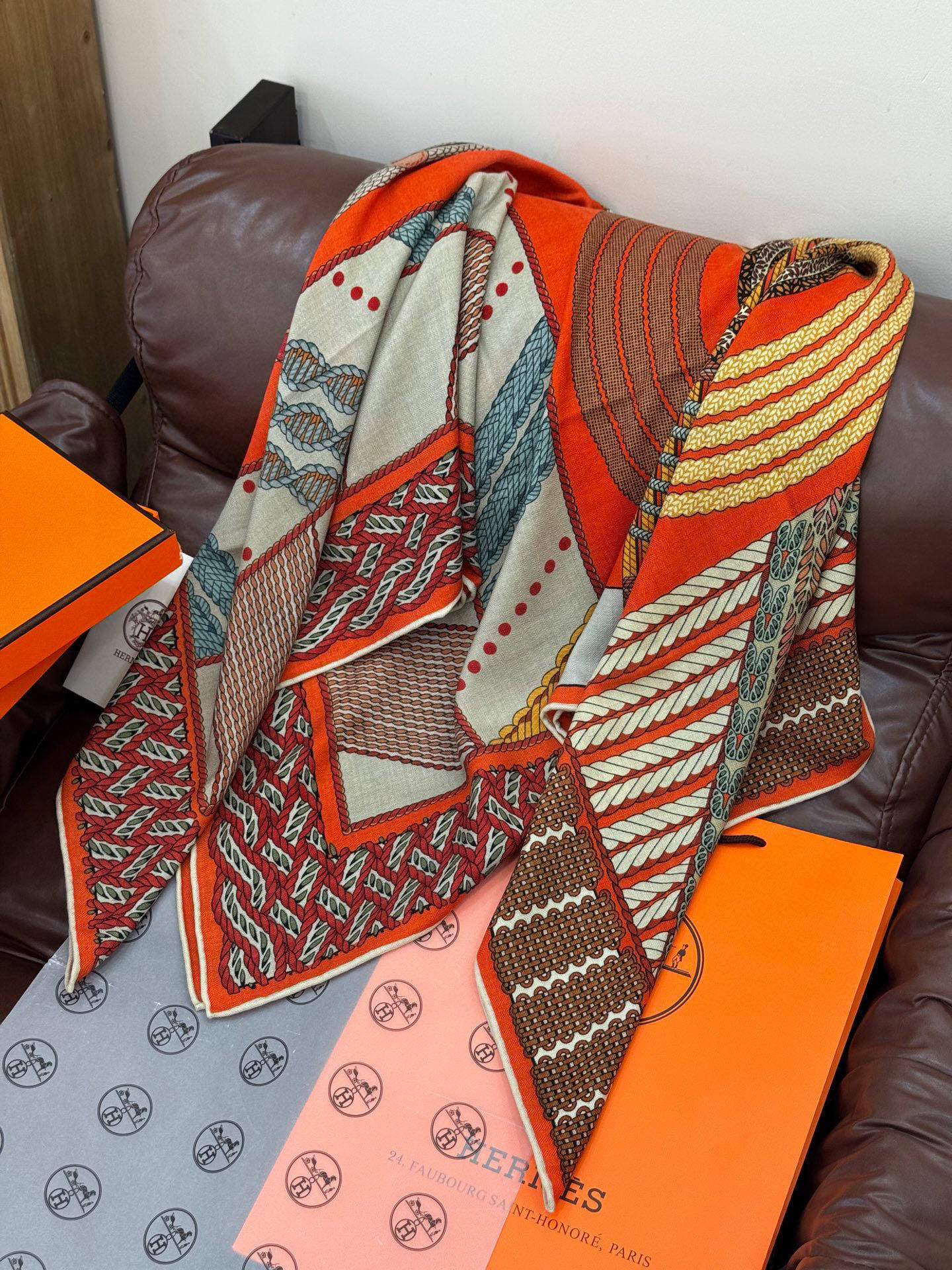 HM Dressage Tressage 140 CM Orange White Colorful Cashmere And Silk 293225