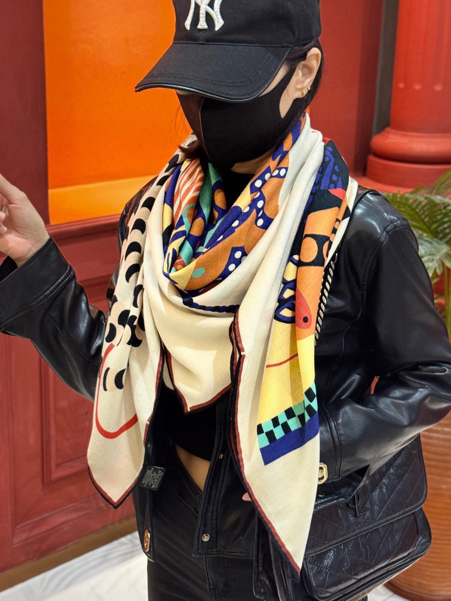 HM Dressage Tressage 140 CM White Blue Colorful Cashmere And Silk 293230