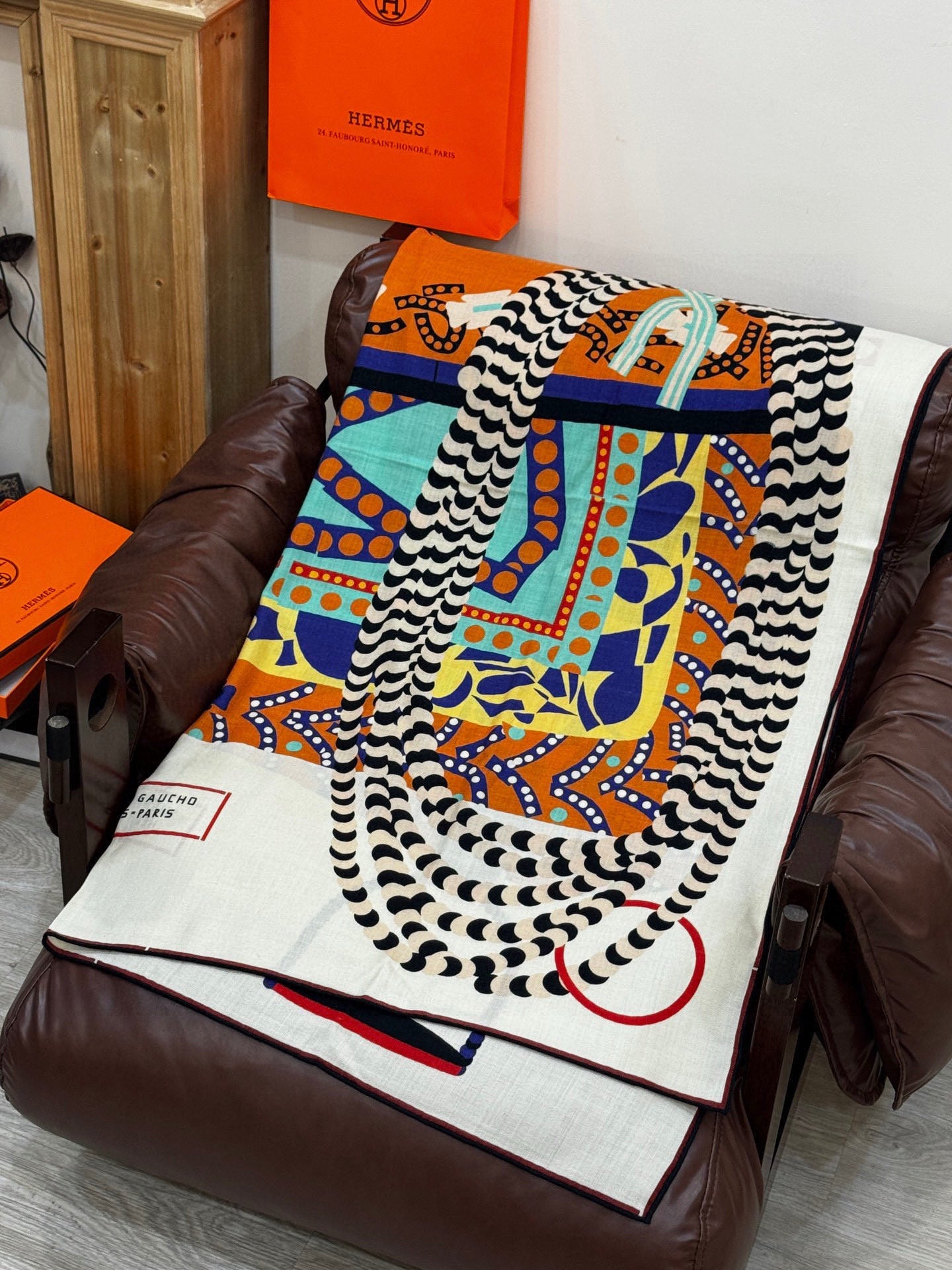 HM Dressage Tressage 140 CM White Blue Colorful Cashmere And Silk 293230