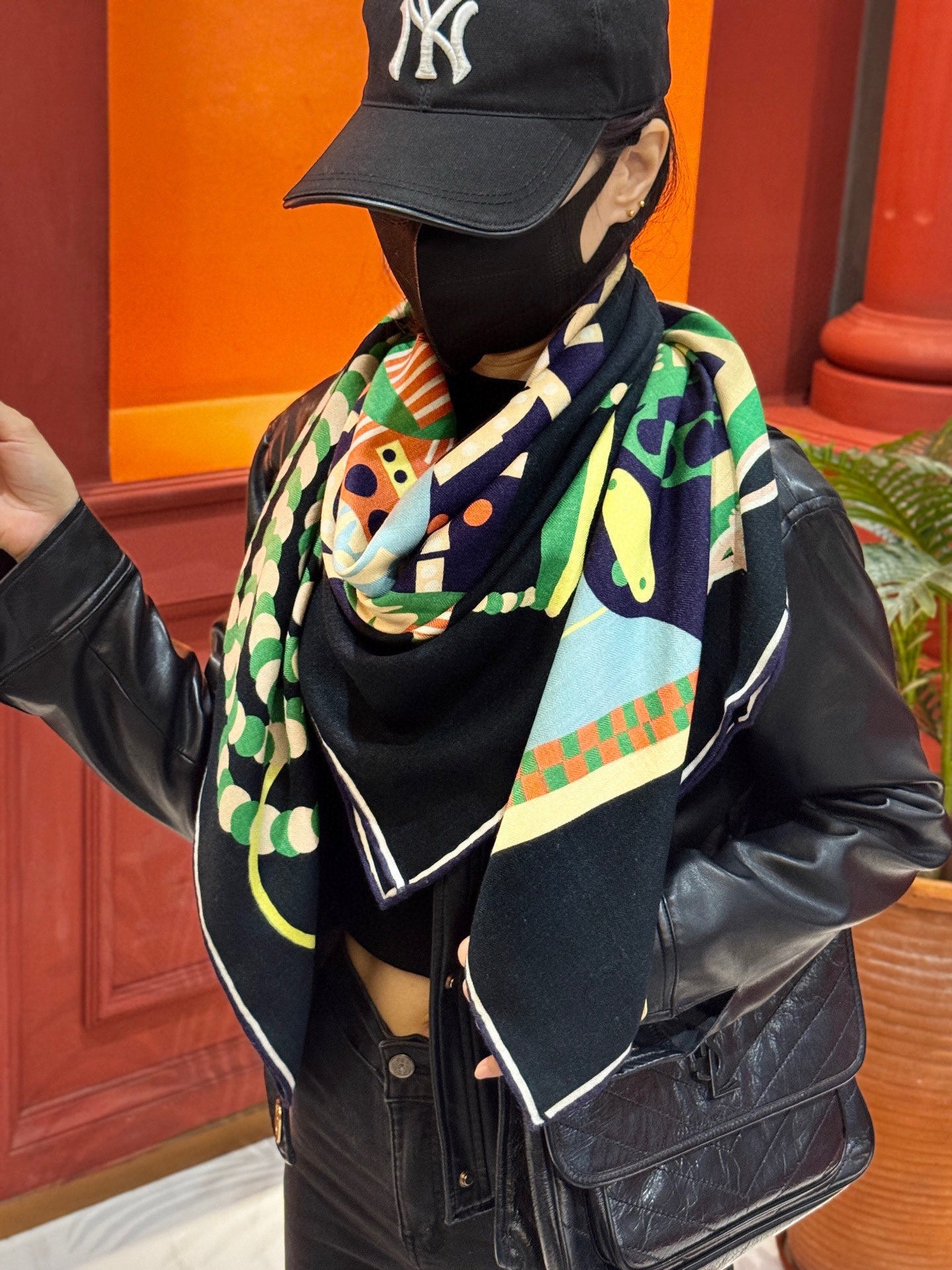 HM Dressage Tressage 140 CM Black Green Colorful Cashmere And Silk 293231