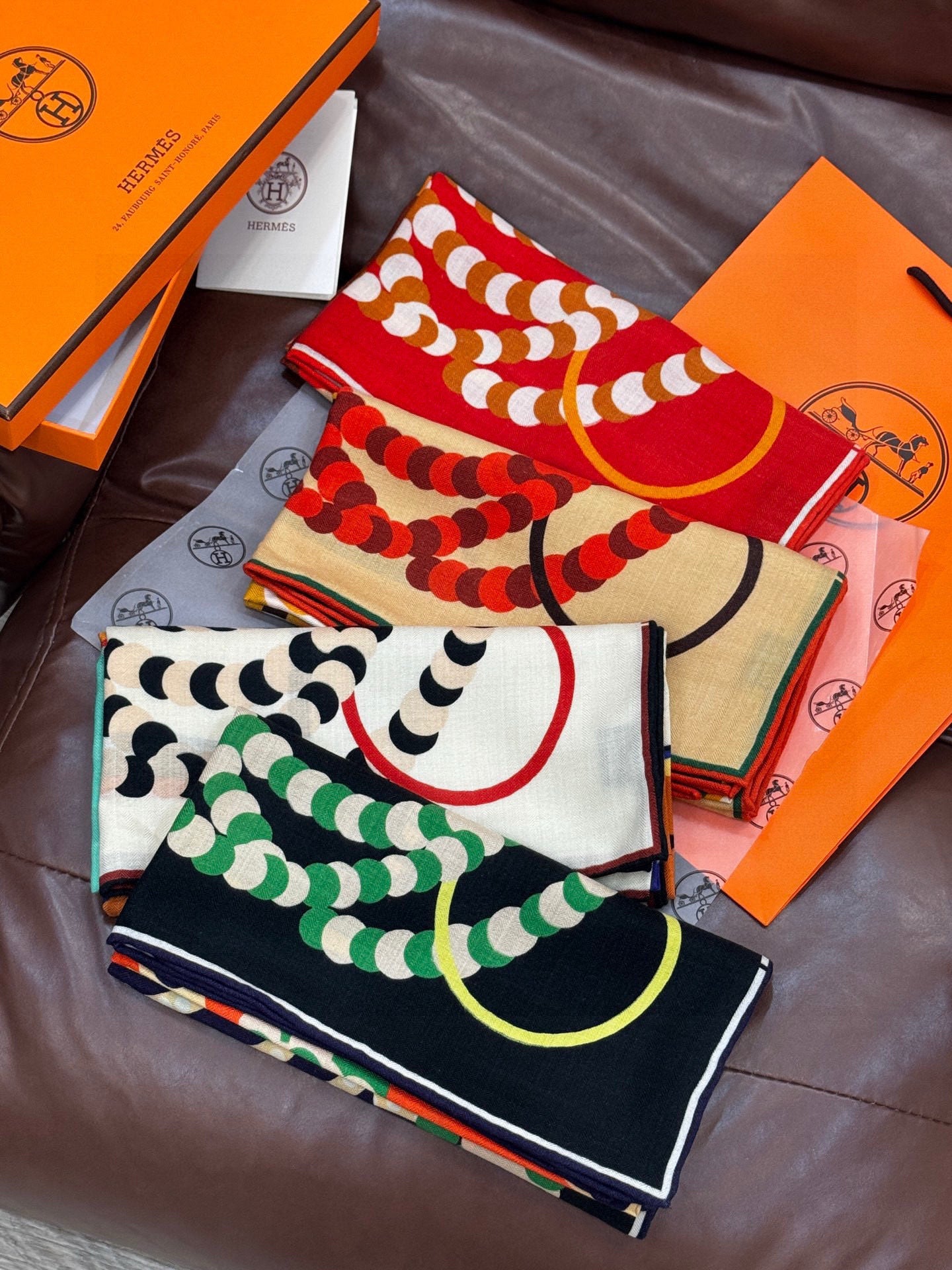 HM Dressage Tressage 140 CM Red Beige Colorful Cashmere And Silk 293232