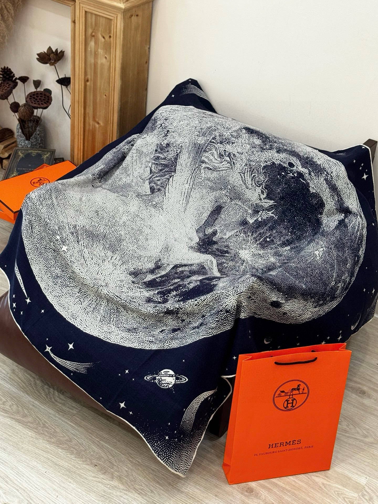 HM Clair de Lune 140 CM Navy Blue Cashmere and Silk 293248