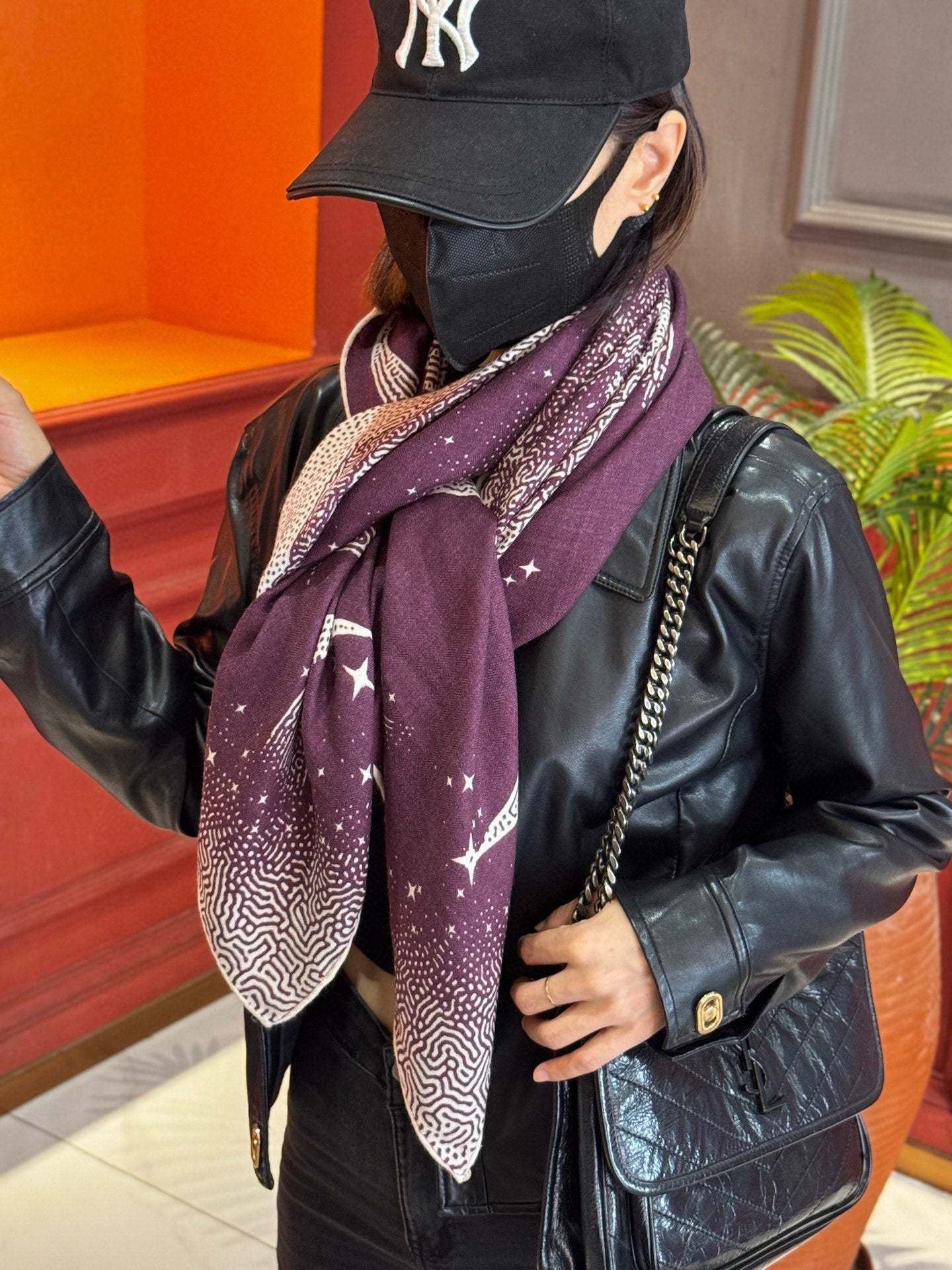 HM Clair de Lune 140 CM Purple Cashmere and Silk 293249