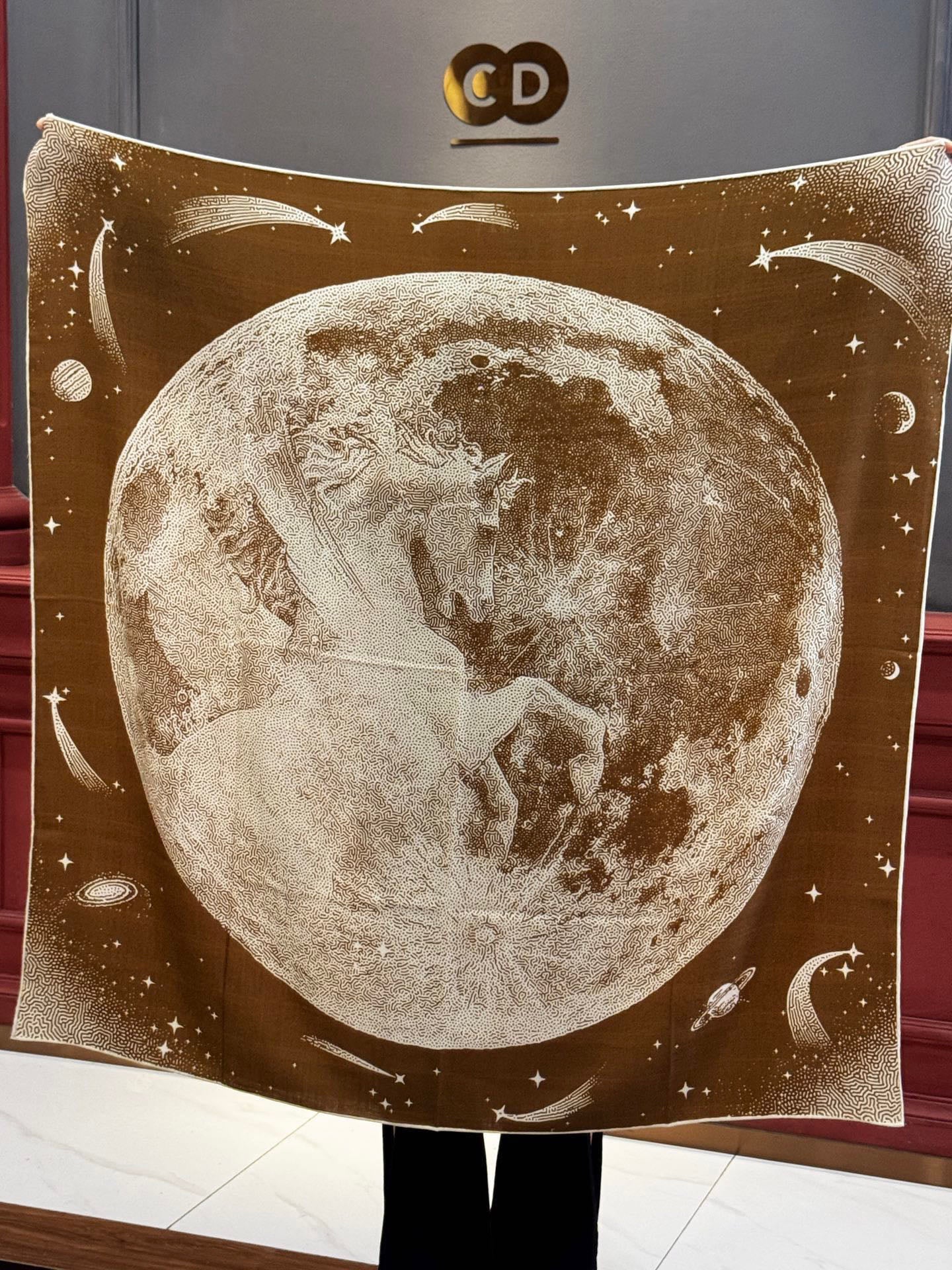 HM Clair de Lune 140 CM Warm Brown Cashmere and Silk 293251