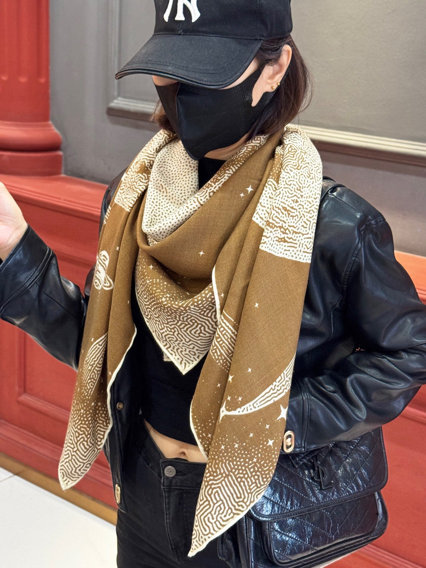 HM Clair de Lune 140 CM Warm Brown Cashmere and Silk 293251