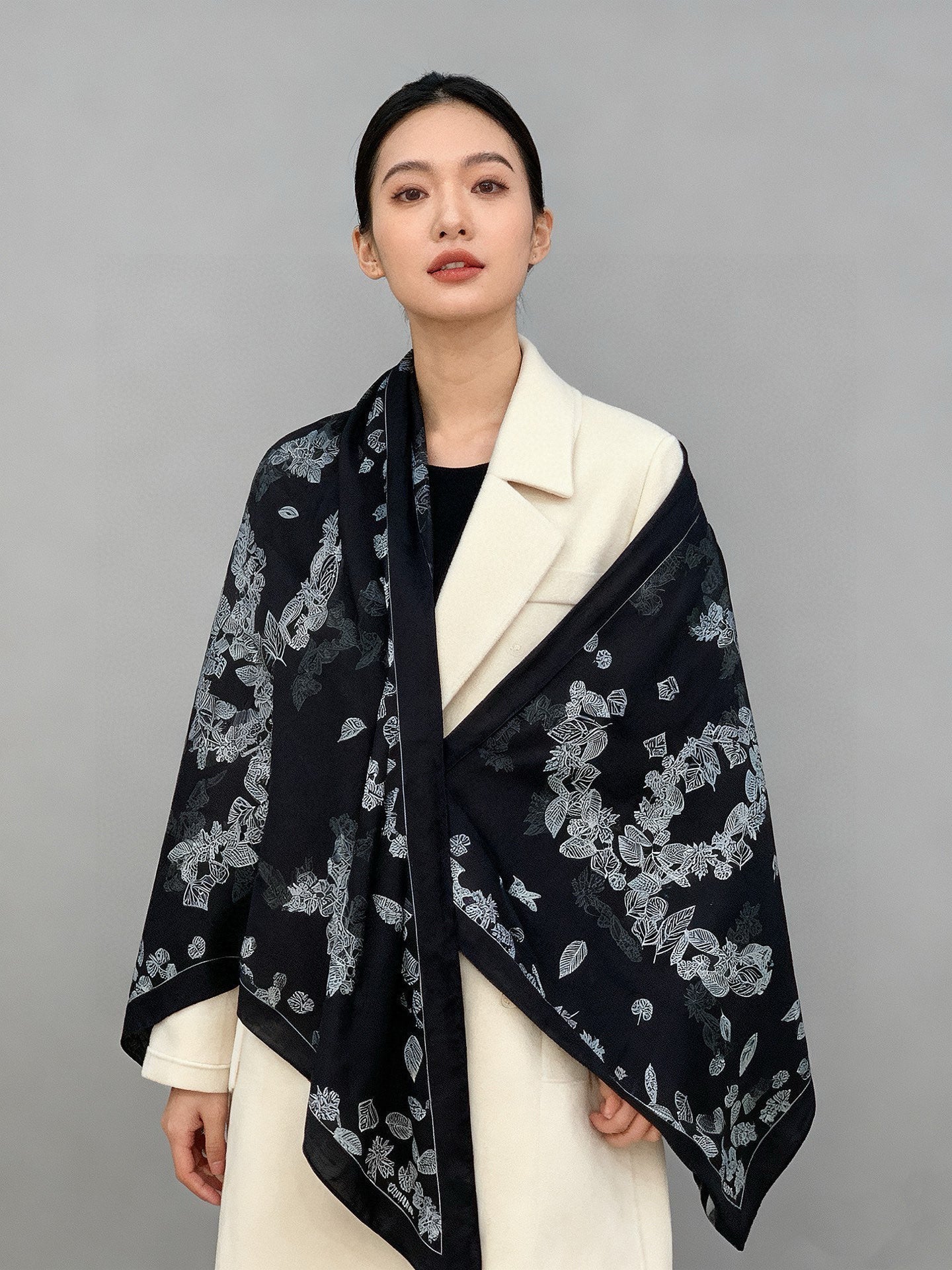 CC 25 Scarf 140cm Black Gray Cashmere 293260