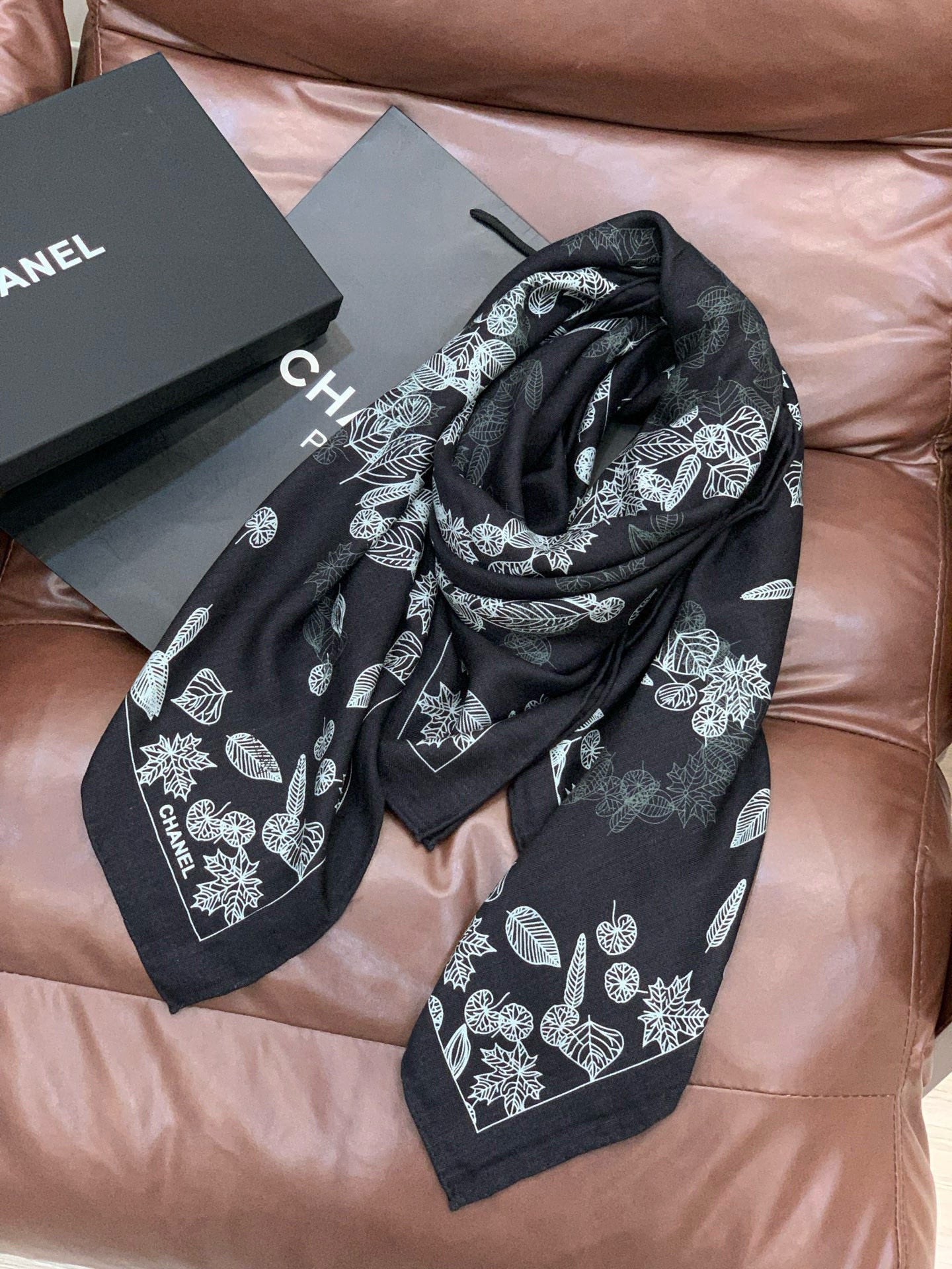 CC 25 Scarf 140cm Black Gray Cashmere 293260